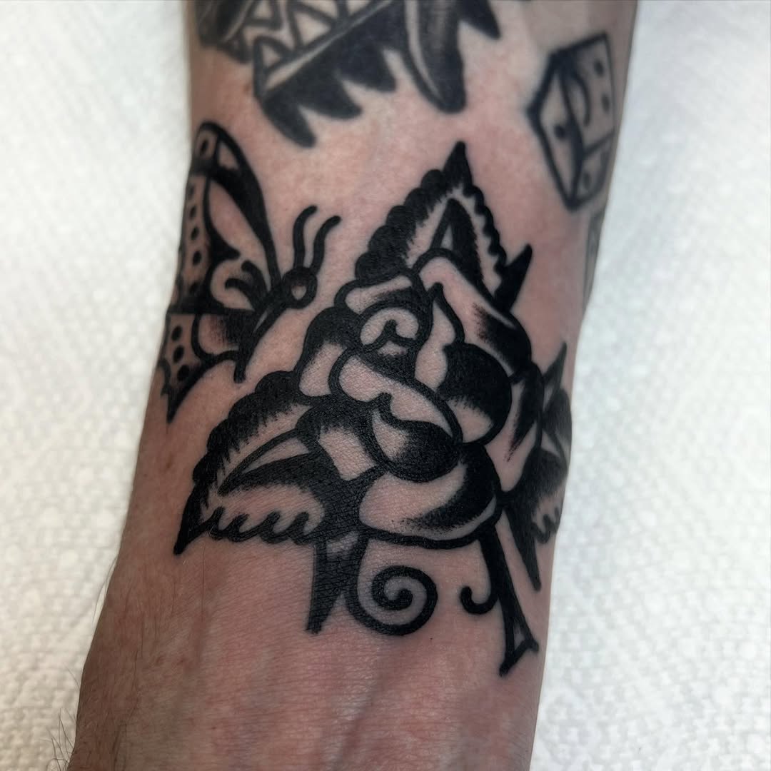 Tattoo by @mikeychestnuts — american_traditional