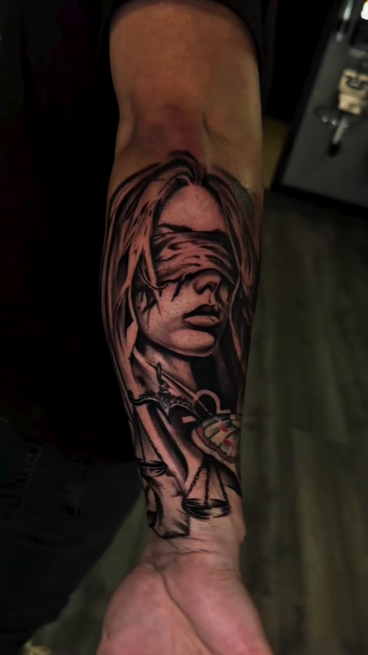 Woman with blindfold and scales realism tattoo by Steve