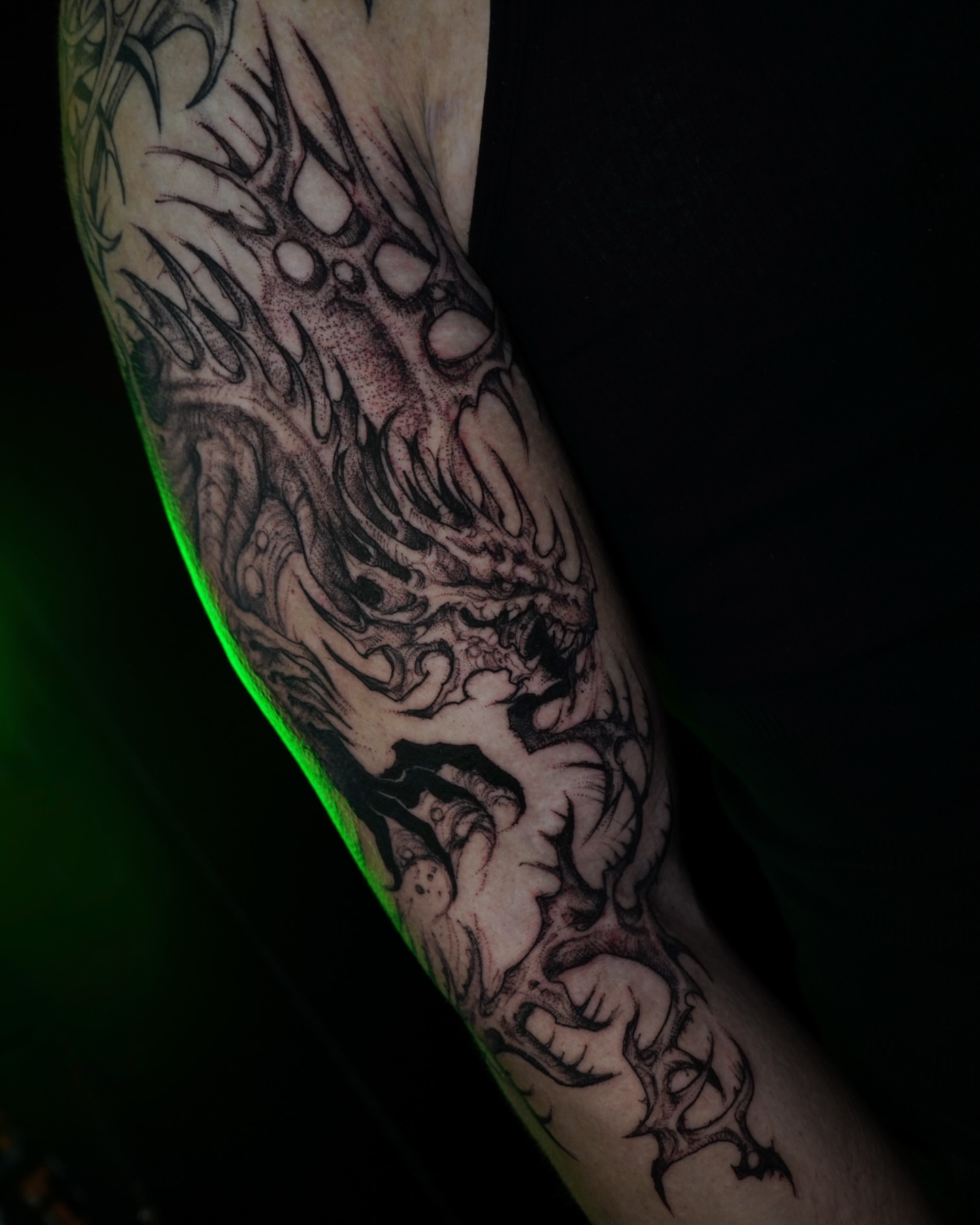 Tattoo by @evi_berry_falcon โ black_and_grey, geometric