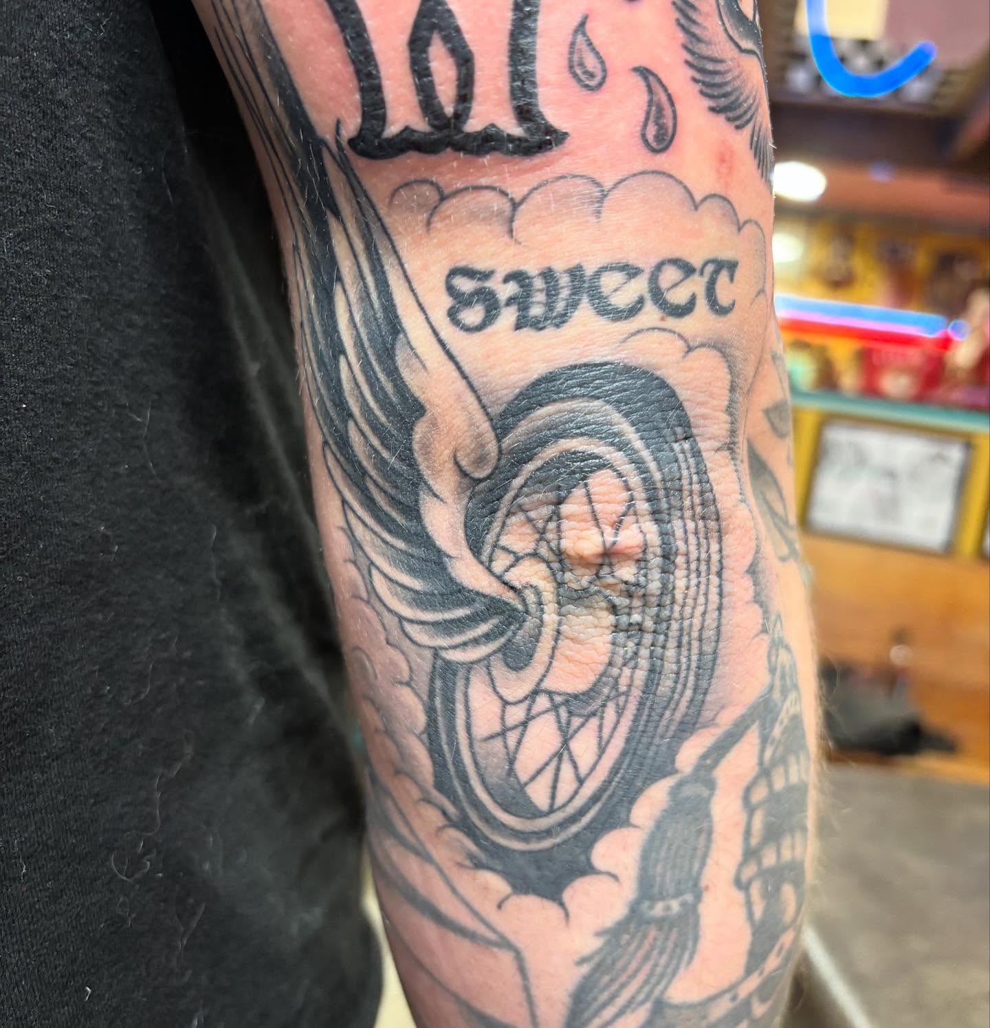 Tattoo by @gonzyiink_208 — american_traditional