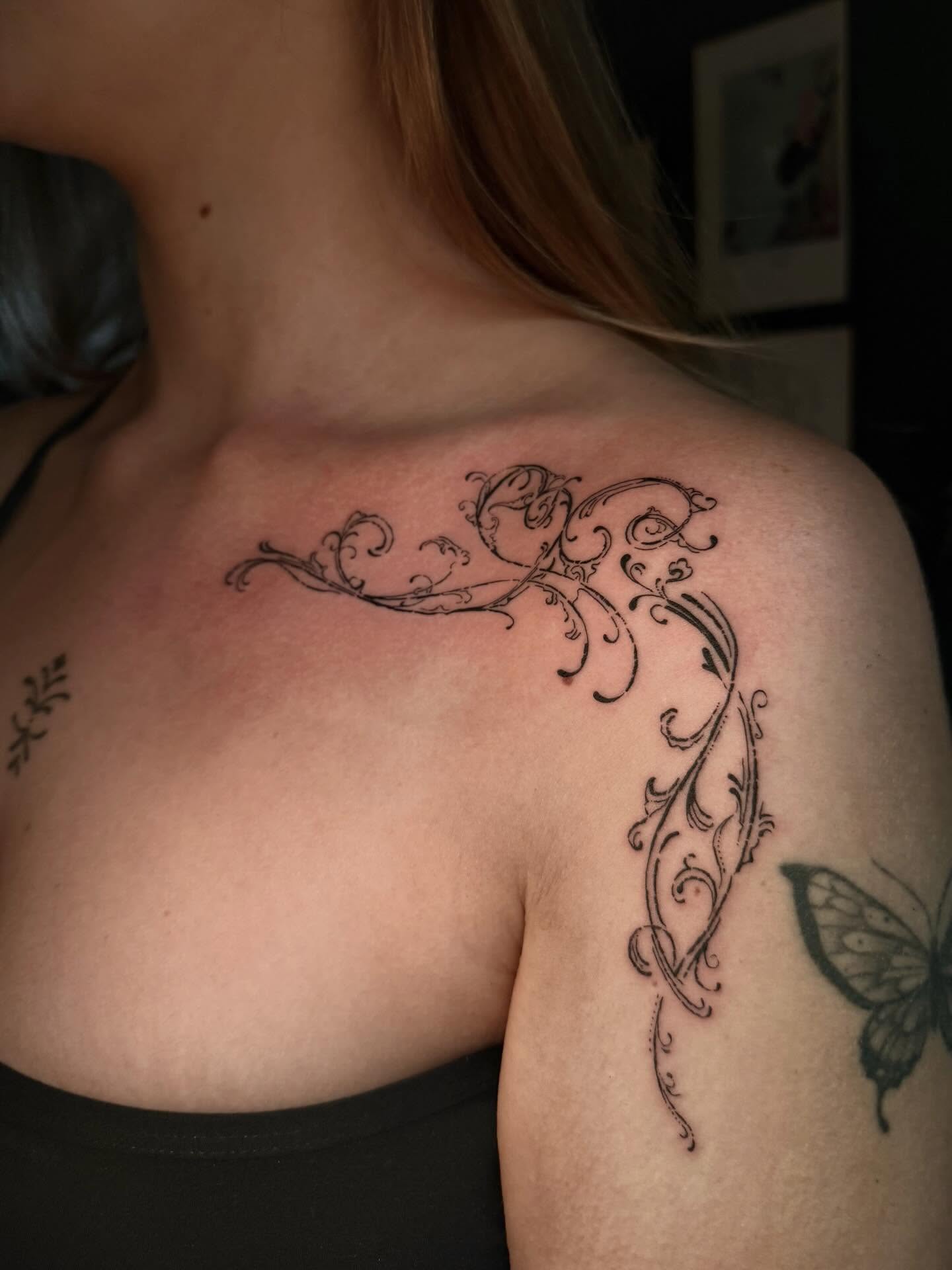 Tattoo by @juniperinkk — black_and_grey