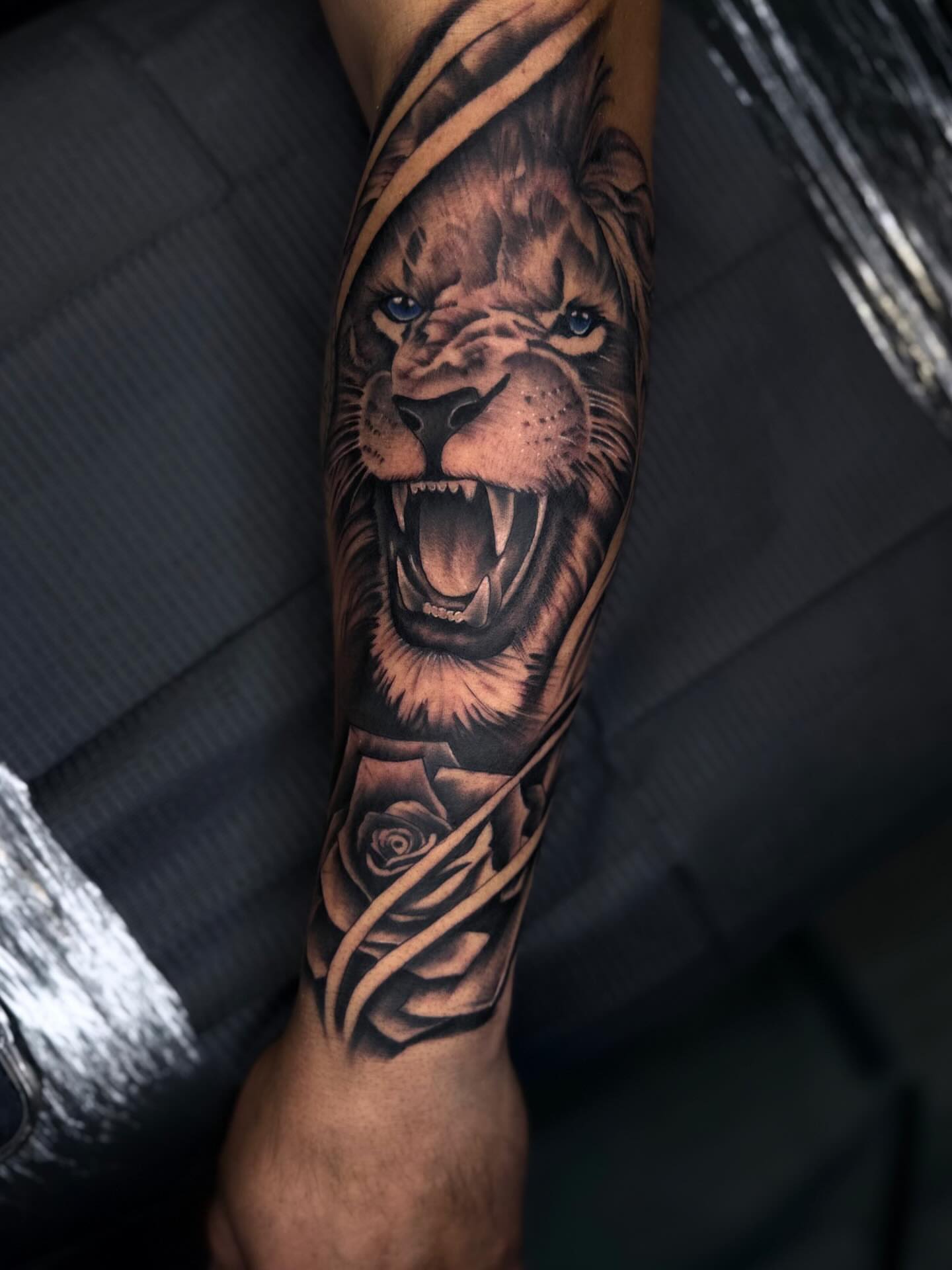 Tattoo by @el_enano_tatto — realism, black_and_grey