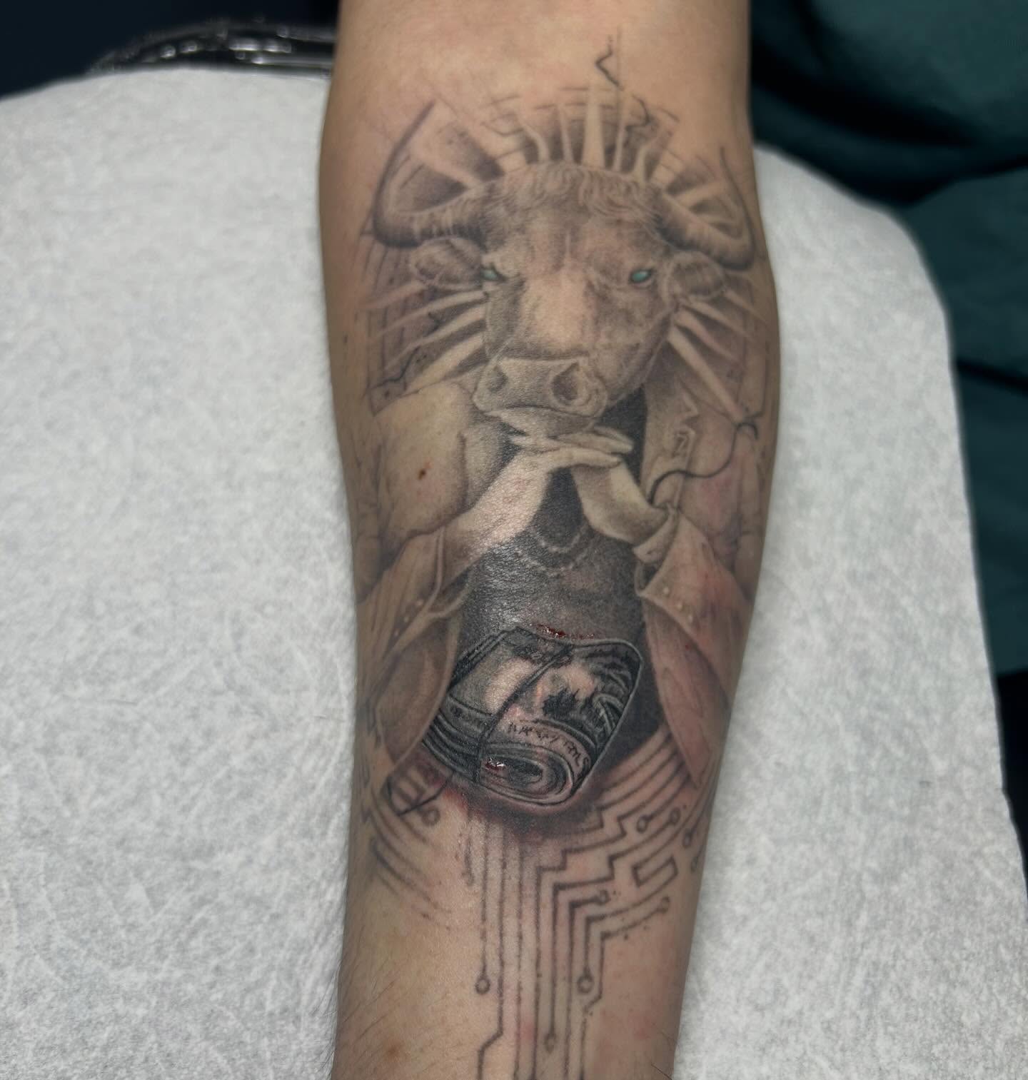 Tattoo by @fionatattooos — geometric, realism