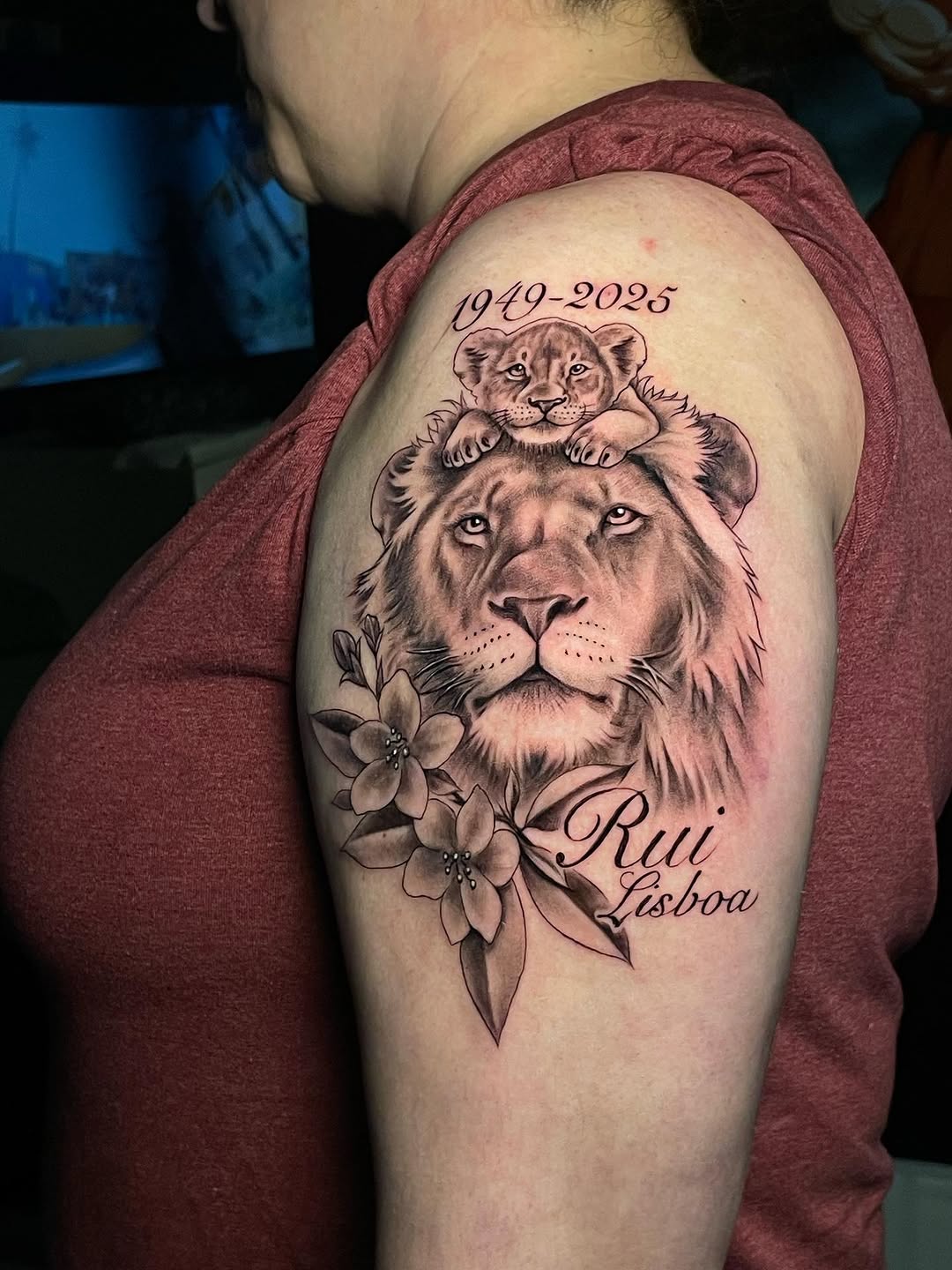 Tattoo by @tatsdesanchez — realism, lettering_script