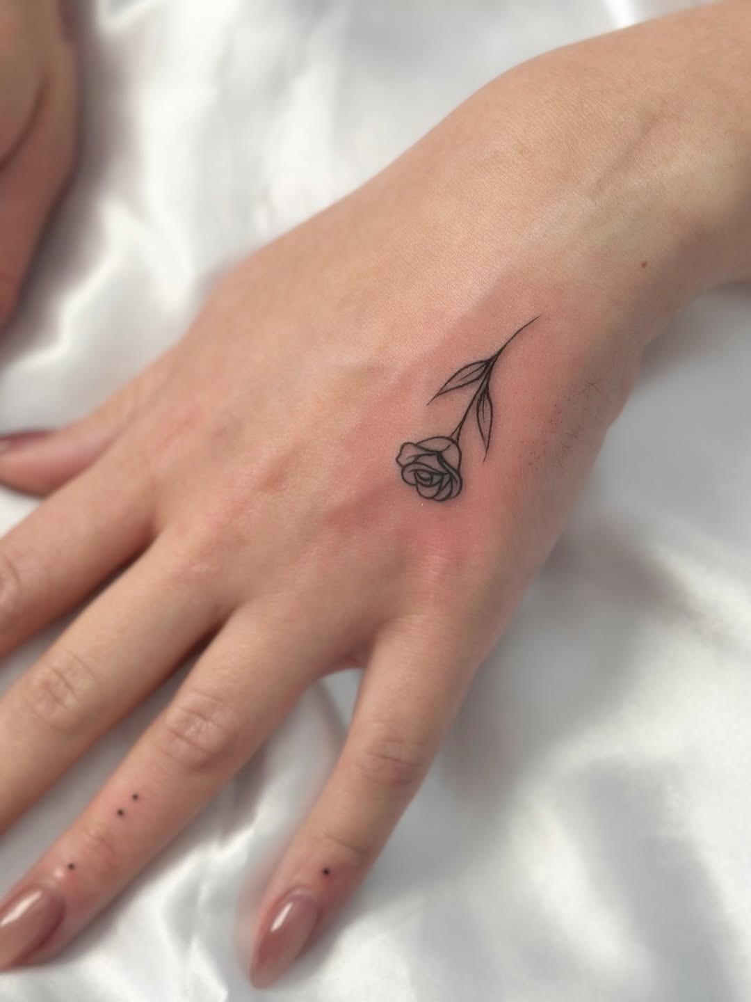 Tattoo by @richardtattooart โ fine_line, minimalist