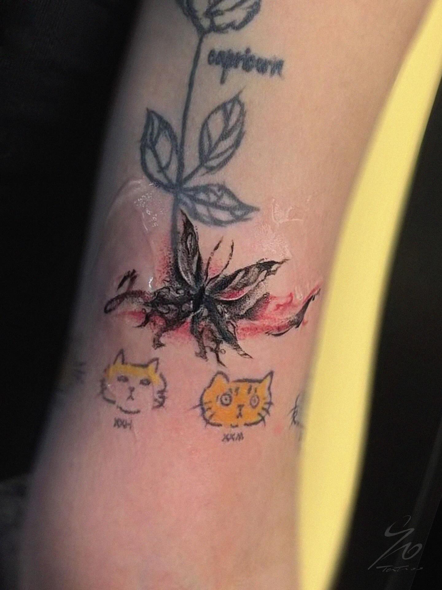 Tattoo by @90tattoo_ — dotwork, watercolor