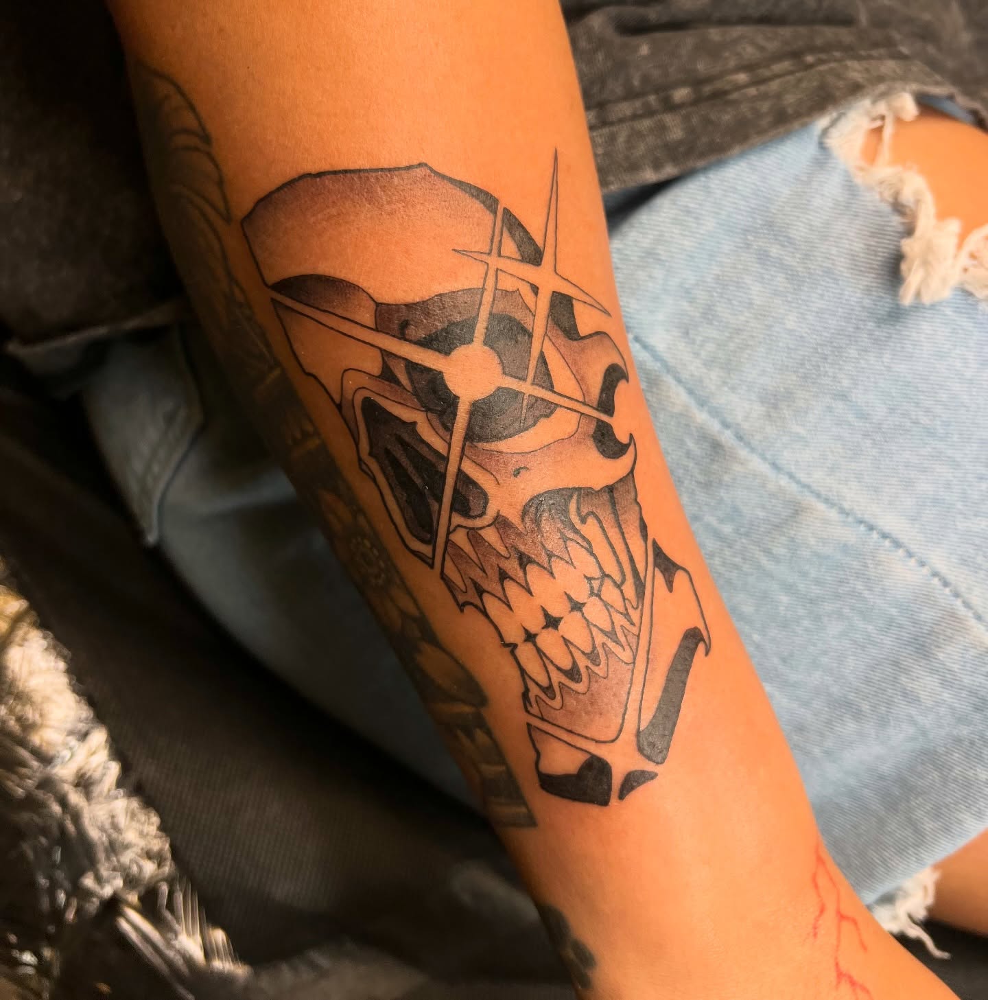 Tattoo by @zoeysageink — black_and_grey