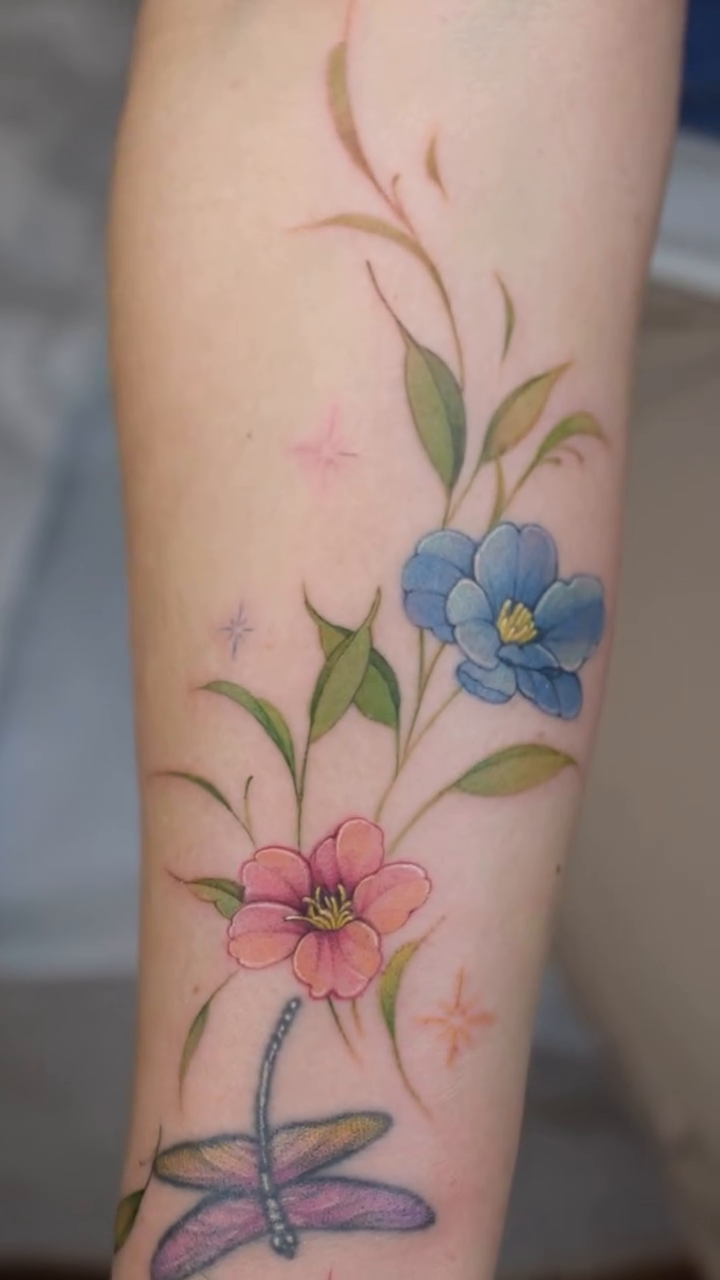 Tattoo by @eva_eedd — fine_line, watercolor
