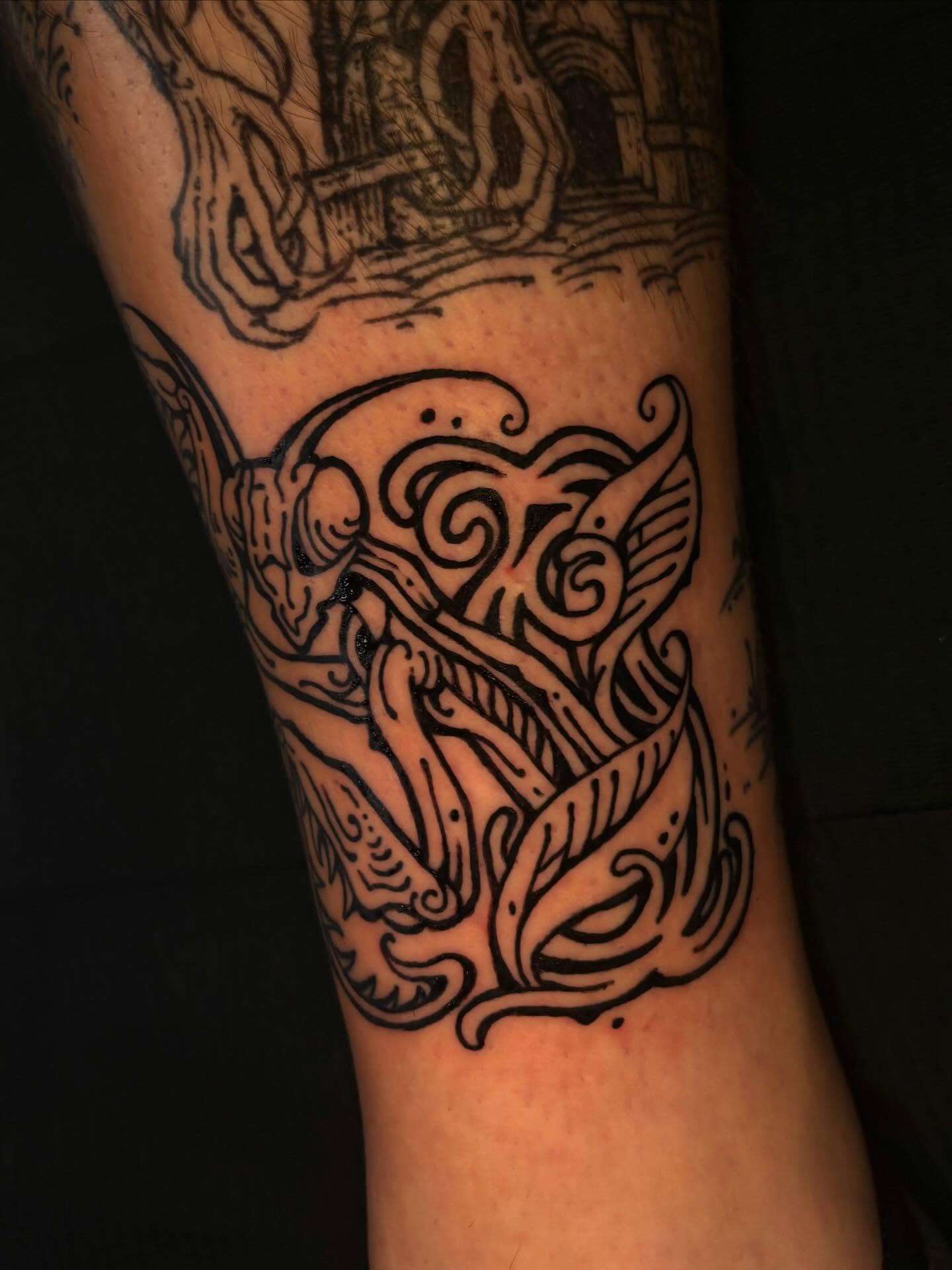 Octopus black and grey tattoo on the forearm by 𝕵𝖊𝖗𝖊𝖒𝖞 𝕻𝖚𝖗𝖈𝖊𝖑𝖑
