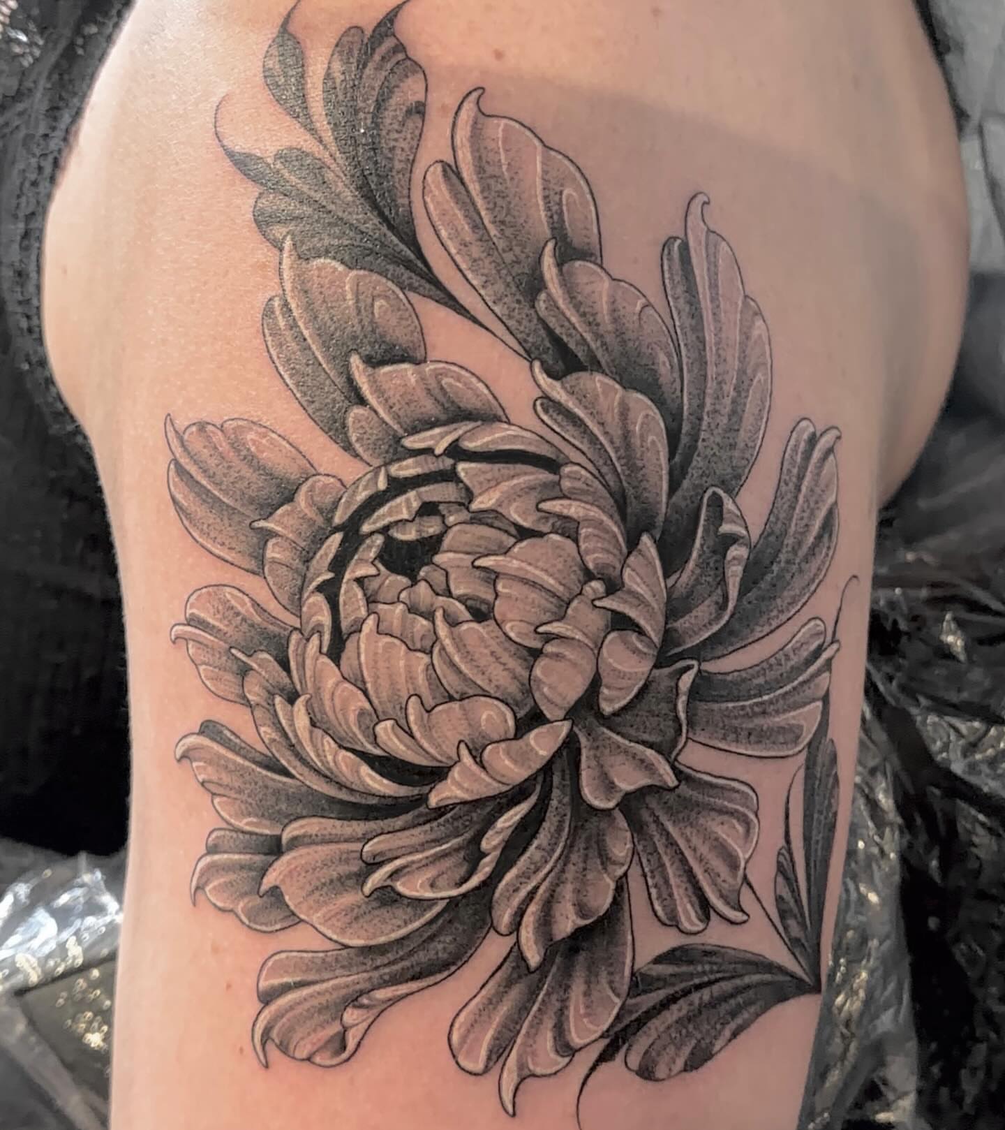 Tattoo by @heathersyvilla — black_and_grey