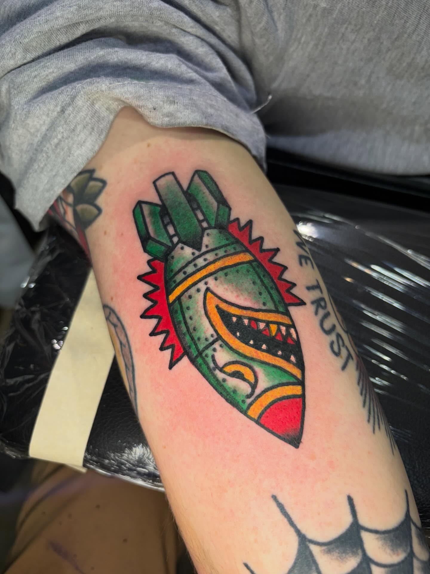 Tattoo by @mikescarpatitattoo — american_traditional