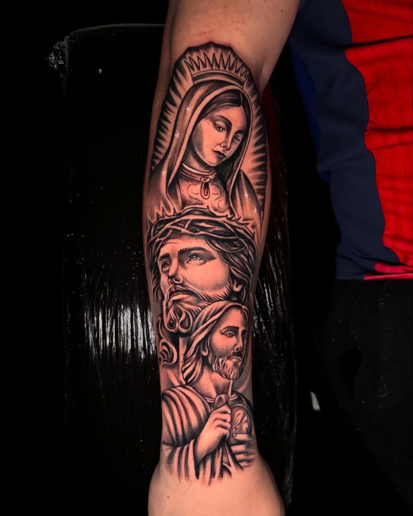 Tattoo by @daero_tattoo — black_and_grey, realism