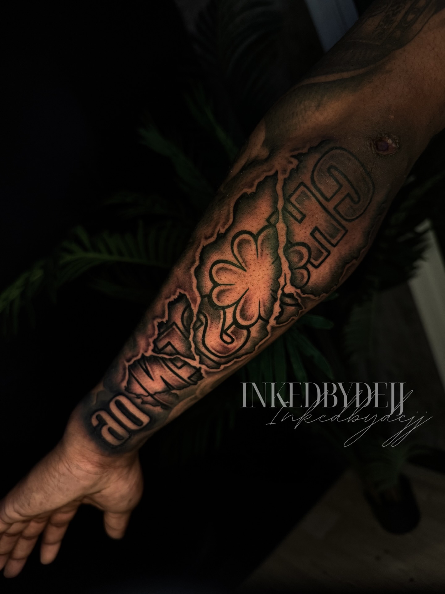 Tattoo by @inkedbydejj — black_and_grey