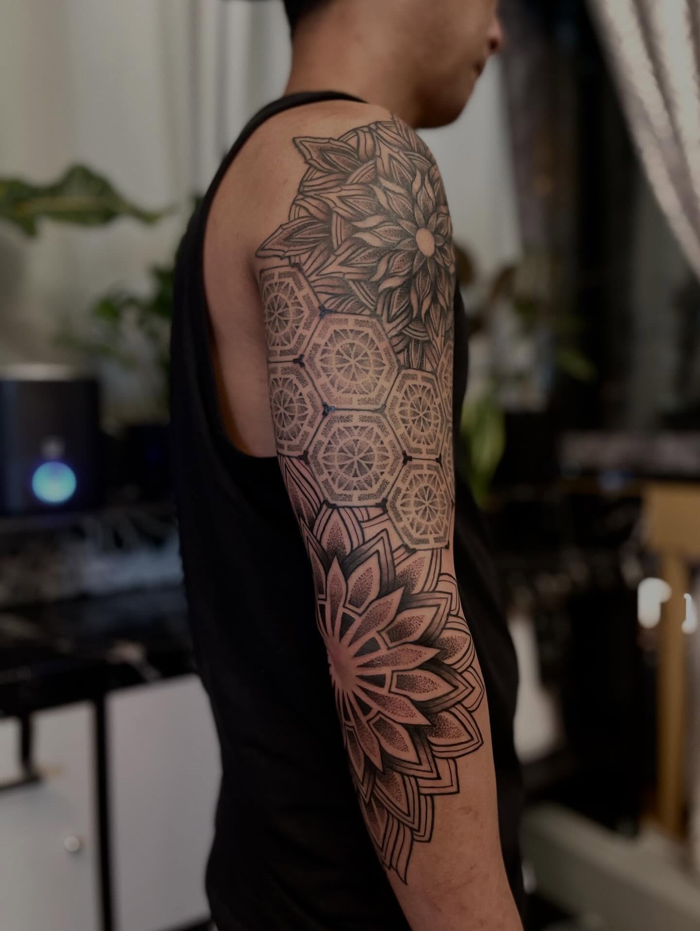Tattoo by @russellefandialan — geometric