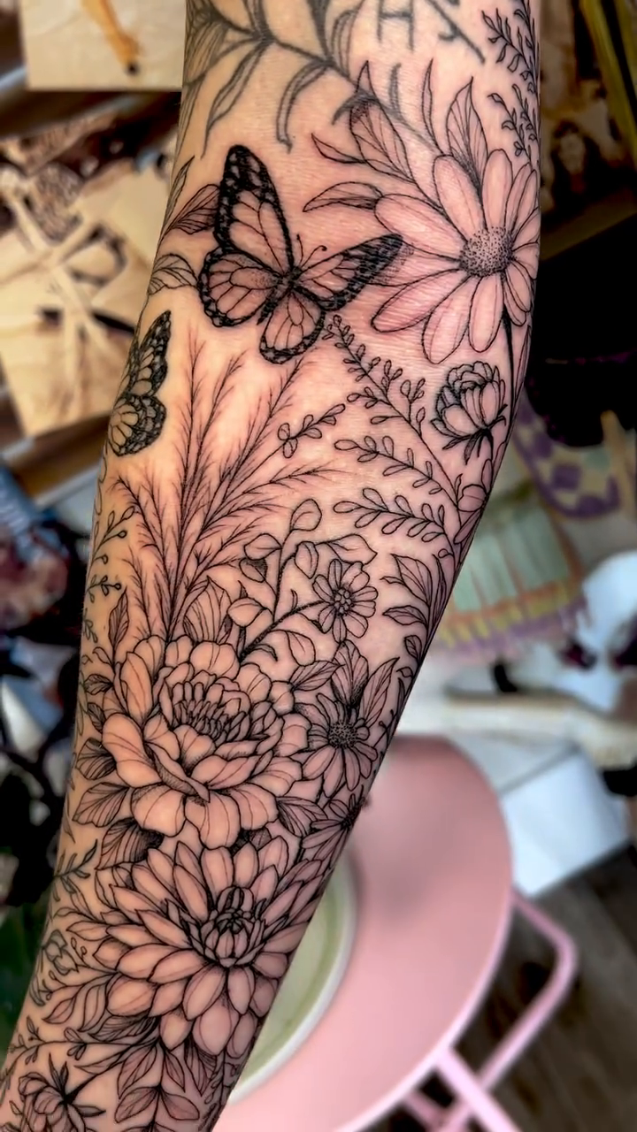 Tattoo by @tattoosbyamandabv โ fine_line, black_and_grey