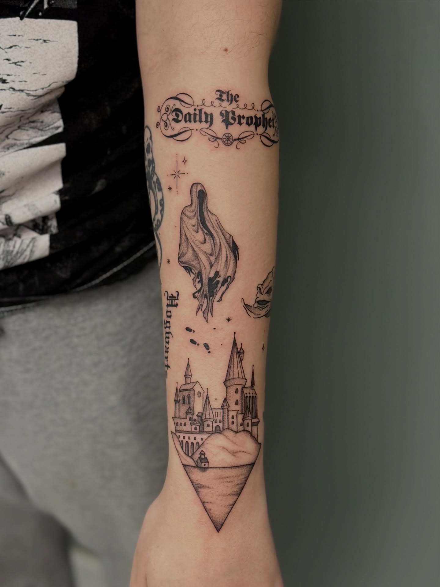 Tattoo by @riah_papayah — black_and_grey