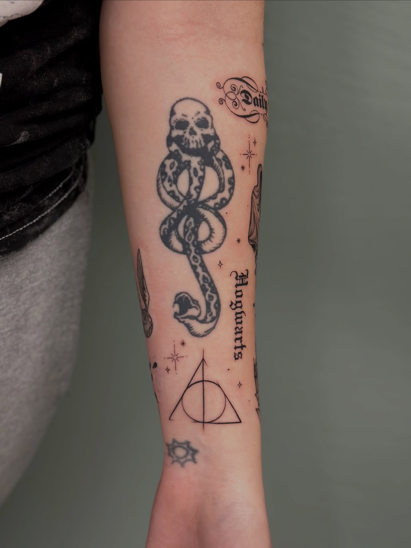 Tattoo by @riah_papayah — black_and_grey