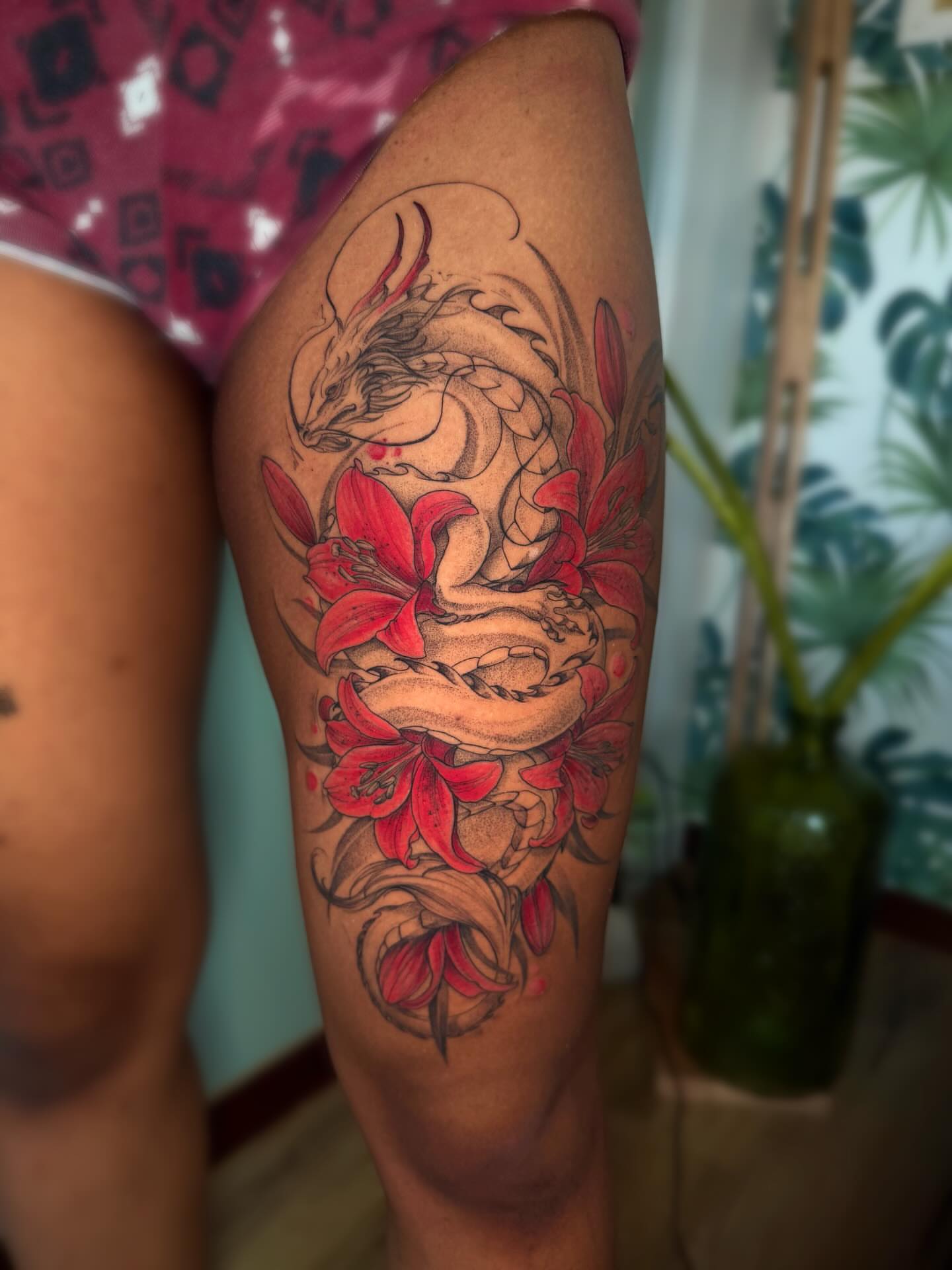 Dragon and flowers japanese irezumi tattoo on the thigh by Lo Boverod - La Passoire  - Tatoueuse -