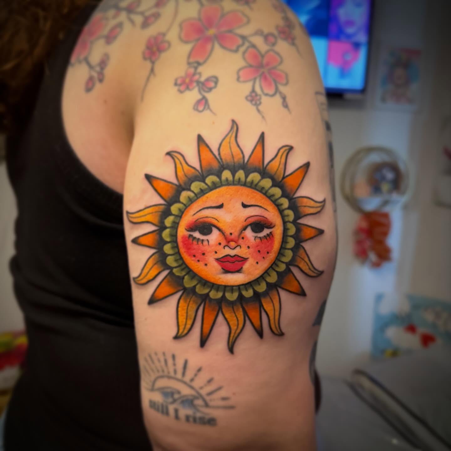 Tattoo by @inkandivvy — new_school, dotwork