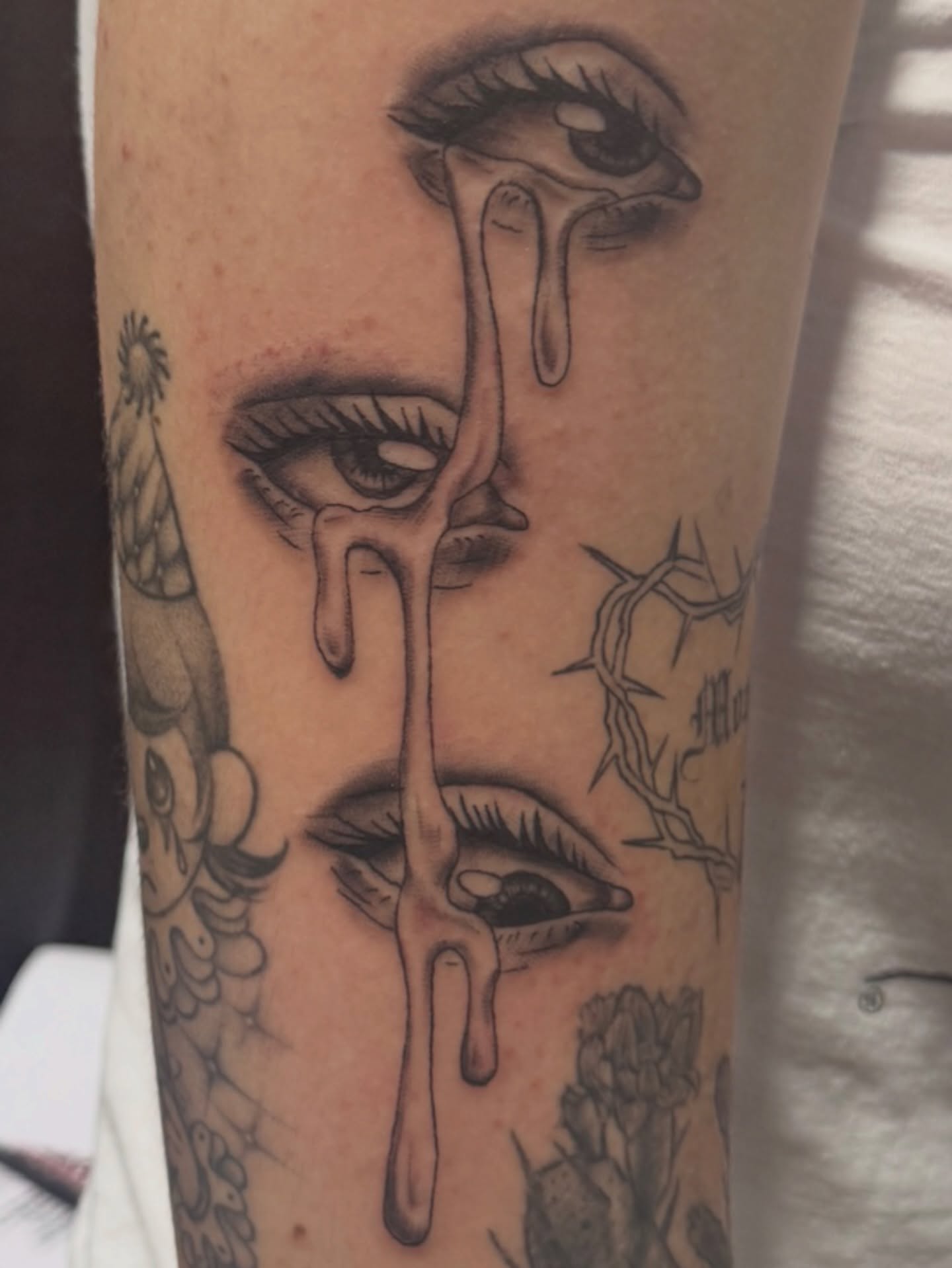 Tattoo by @dis.asterkane.tattoos — black_and_grey, realism