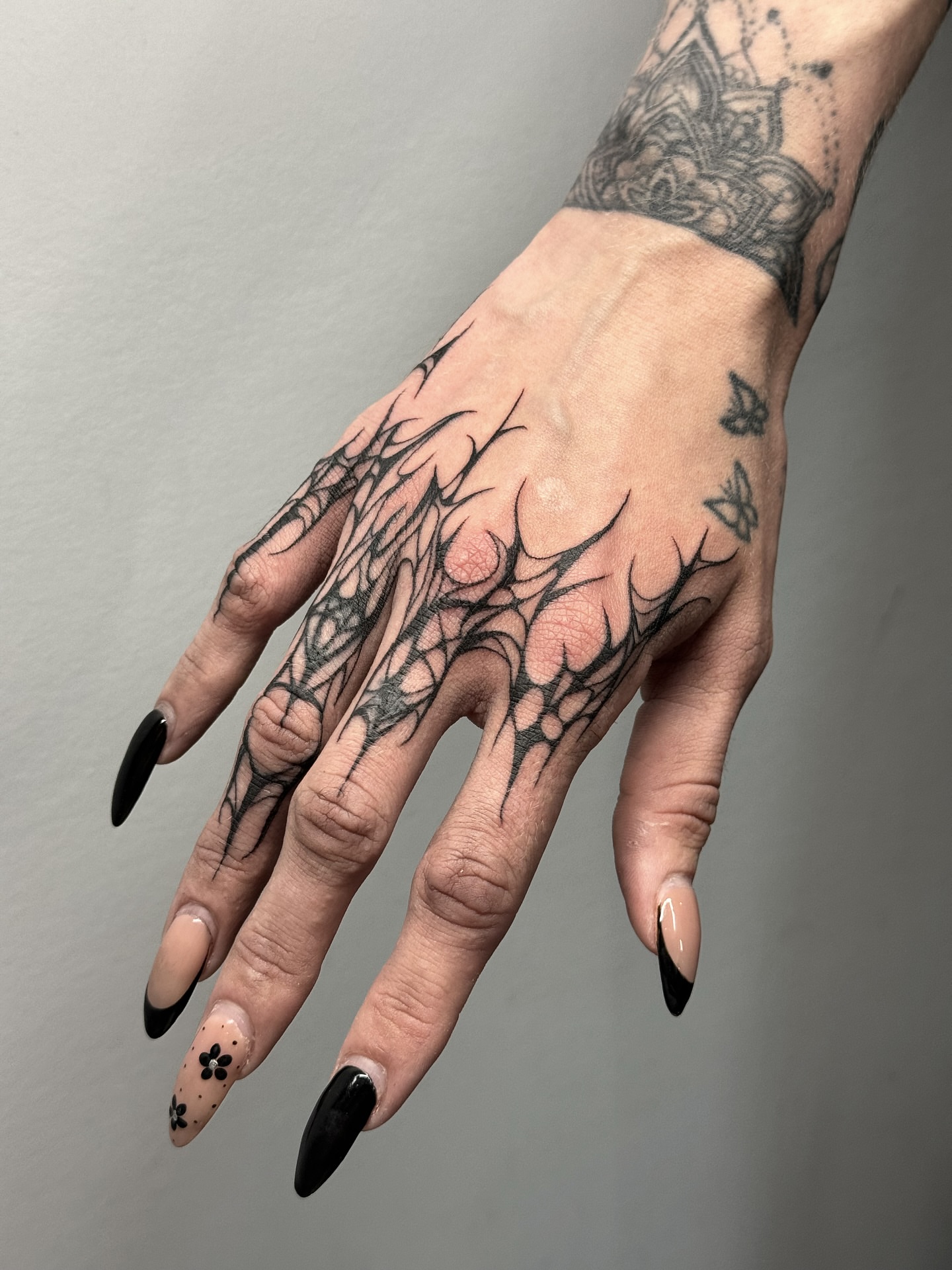 Tattoo by @ilenadoodles β black_and_grey