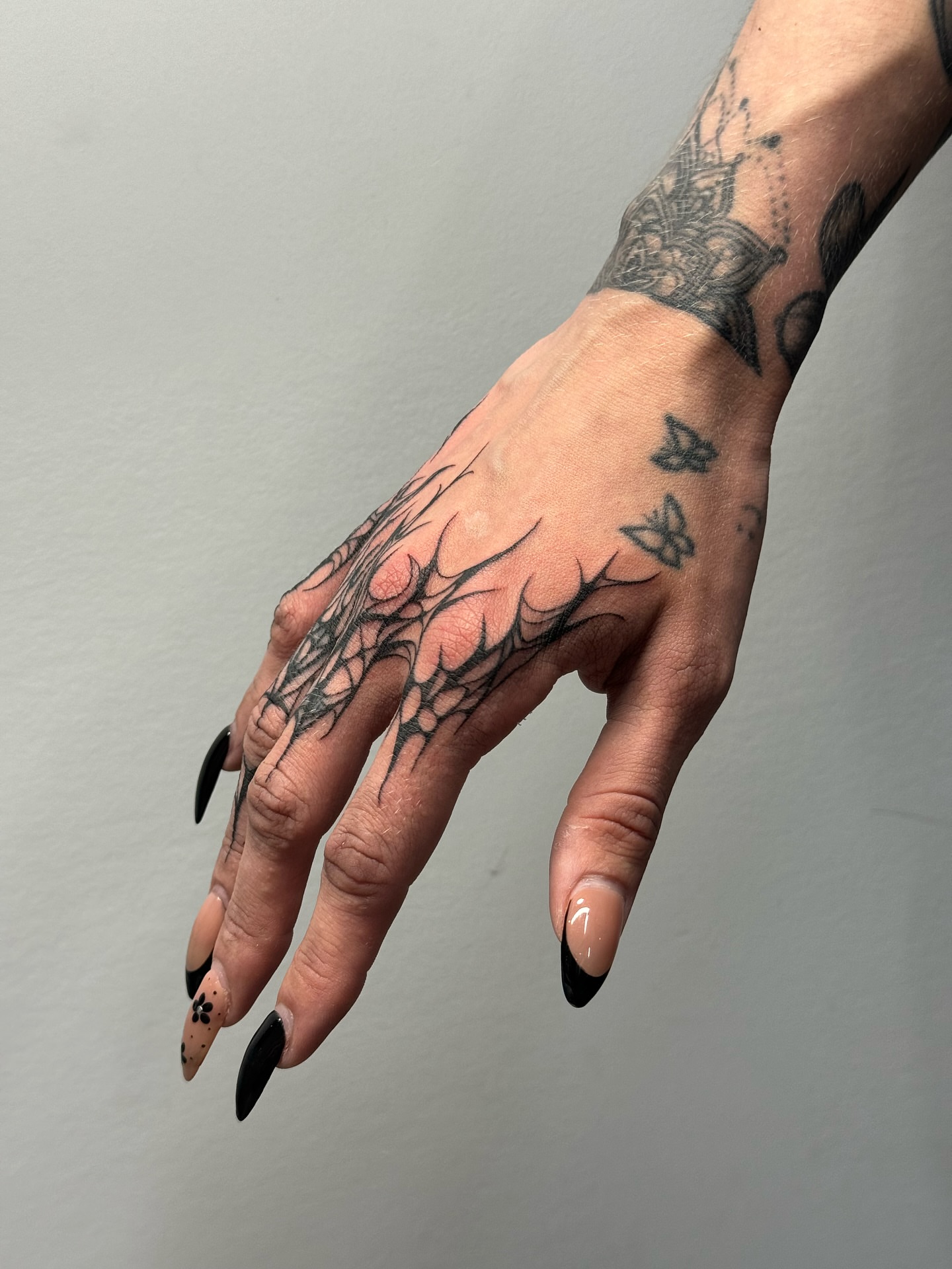 Tattoo by @ilenadoodles β black_and_grey