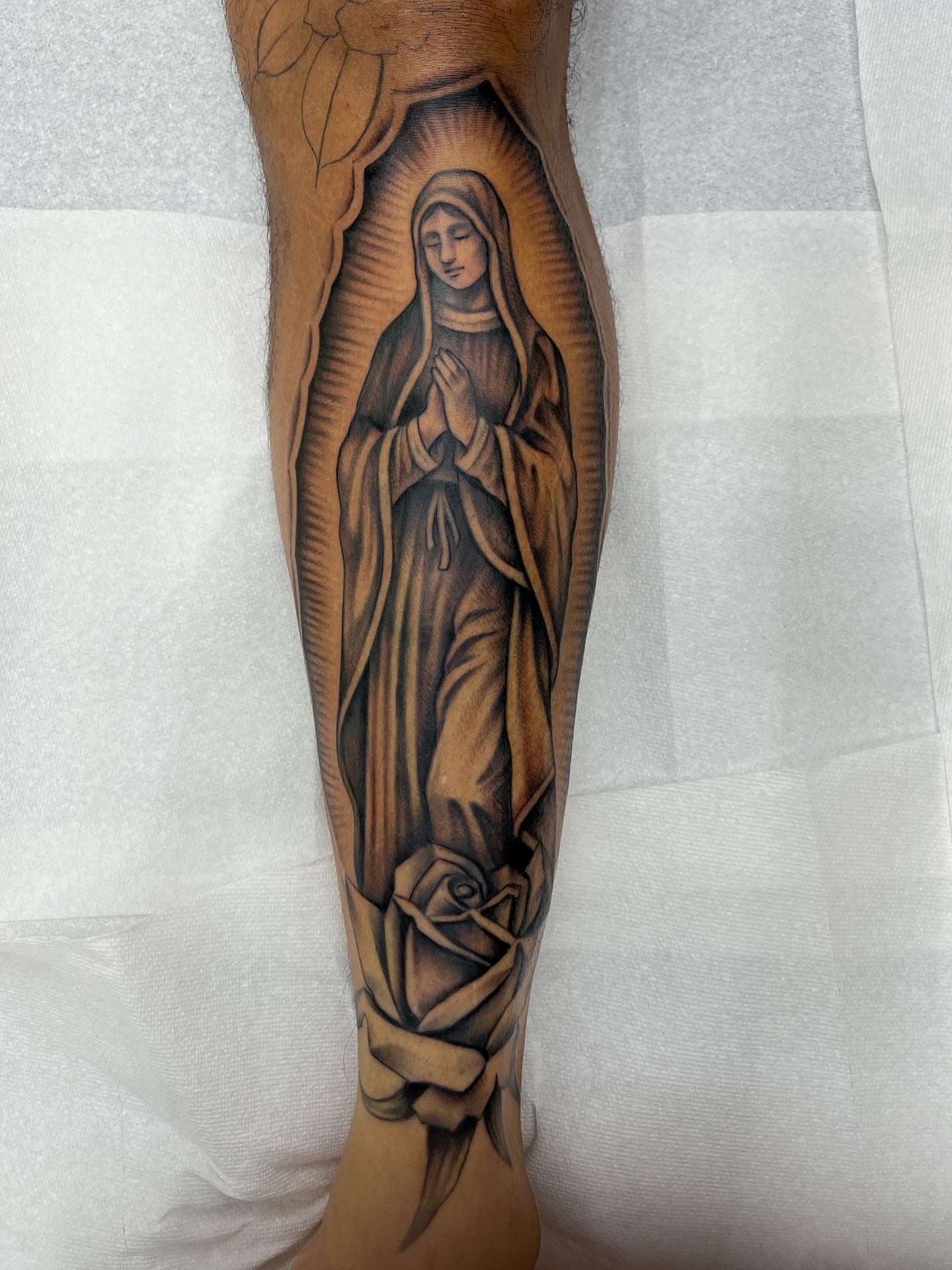 Tattoo by @lrlozano — black_and_grey