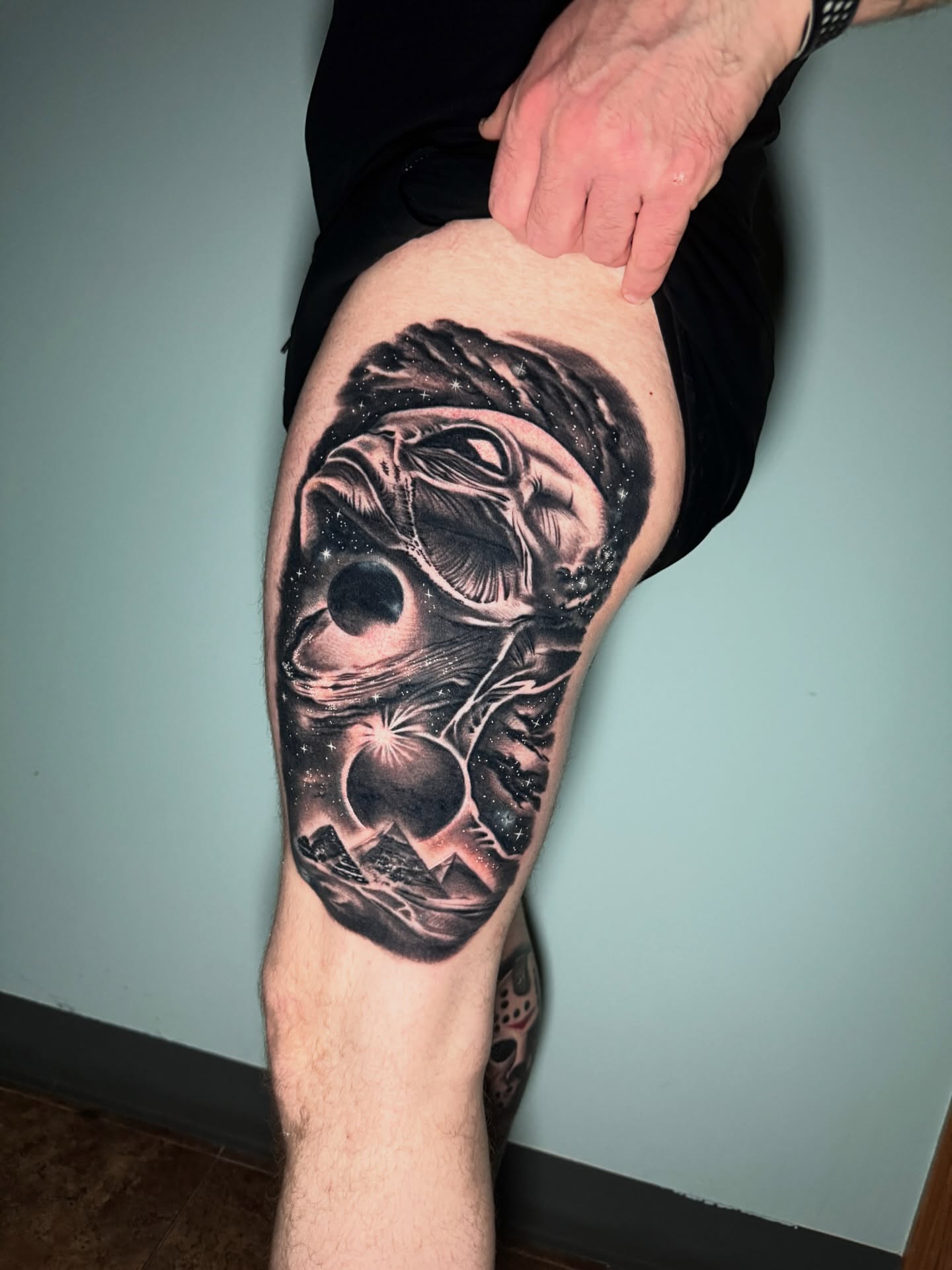 Astronaut skull realism tattoo on the thigh by Shane Fowler, Massillon, Ohio