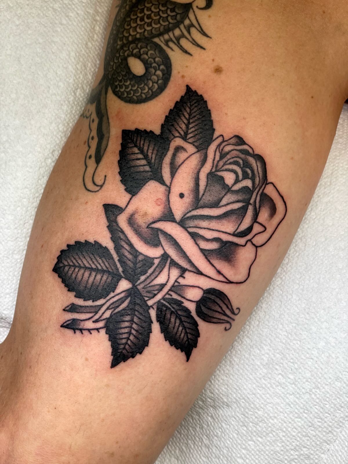 Tattoo by @toniaraye_tattoo — black_and_grey