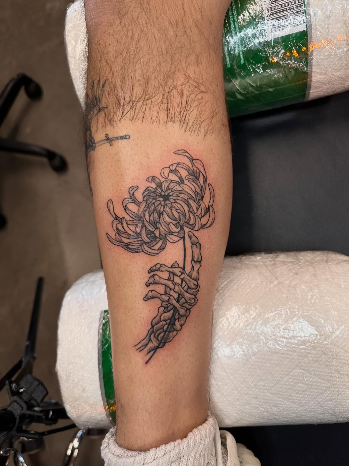 Tattoo by @gwt_artworks — black_and_grey