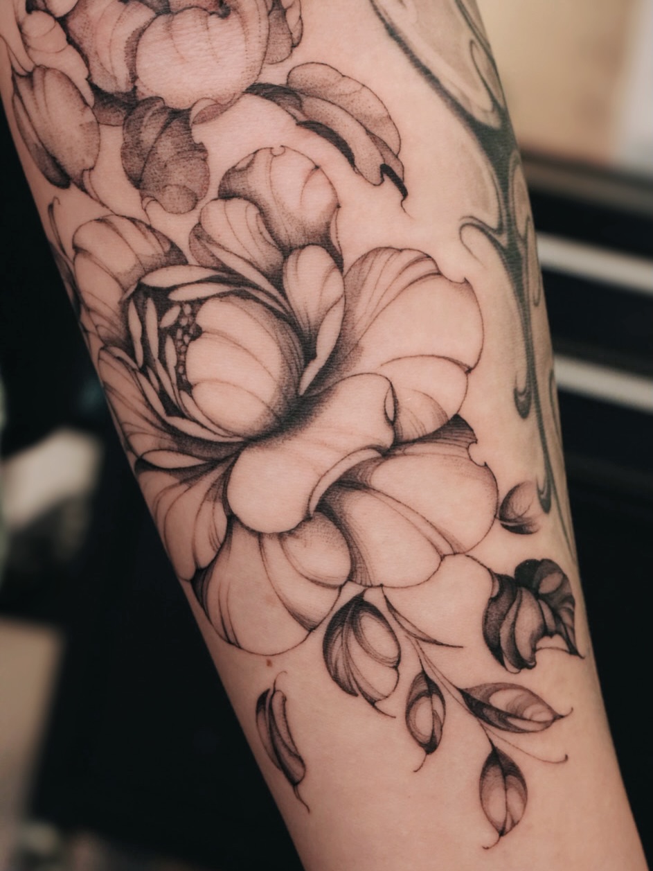 Floral bouquet black and grey tattoo on the forearm by 𝕁𝕖𝕞, Richmond, British Columbia