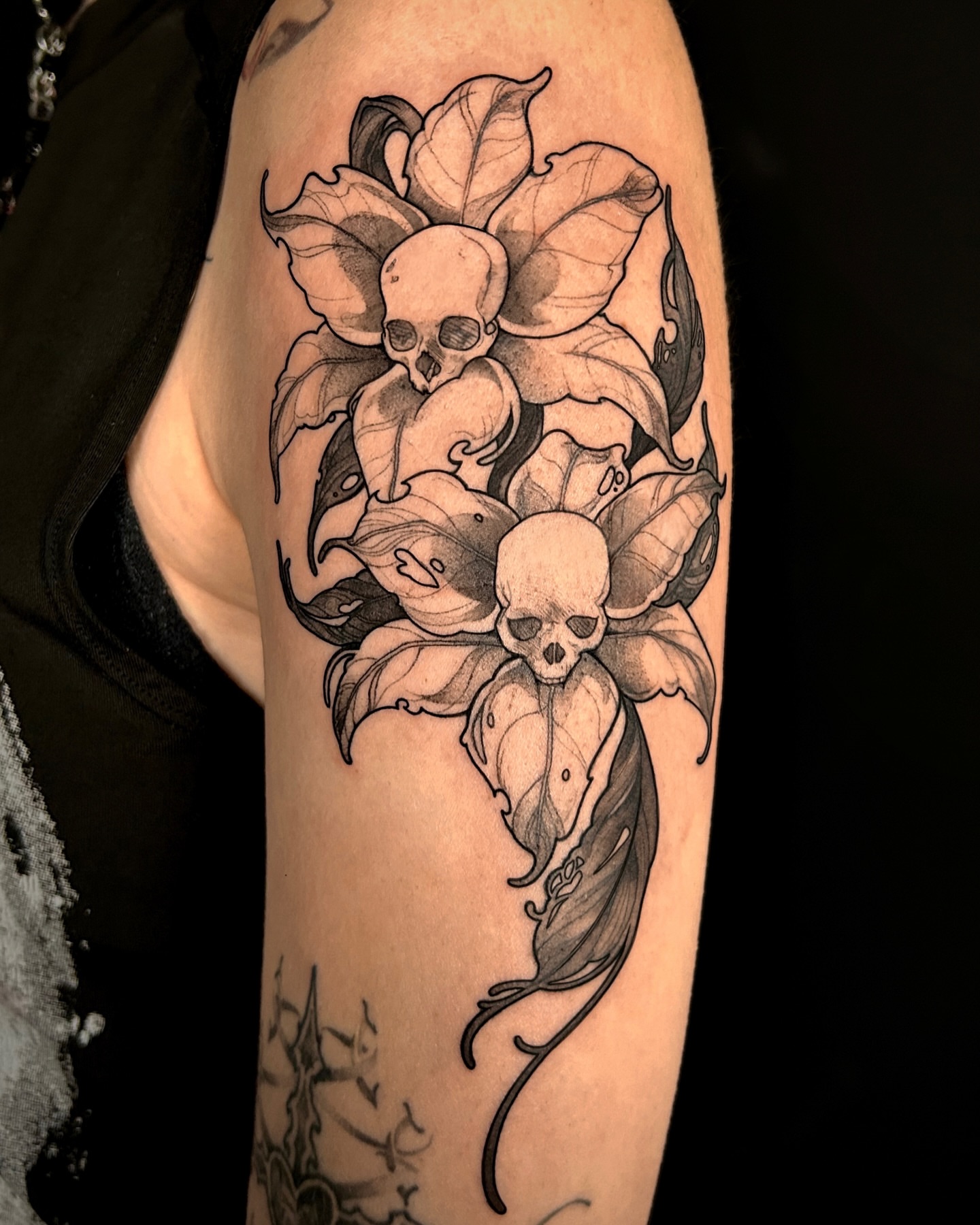 Tattoo by @hayleybayleytattoos — black_and_grey