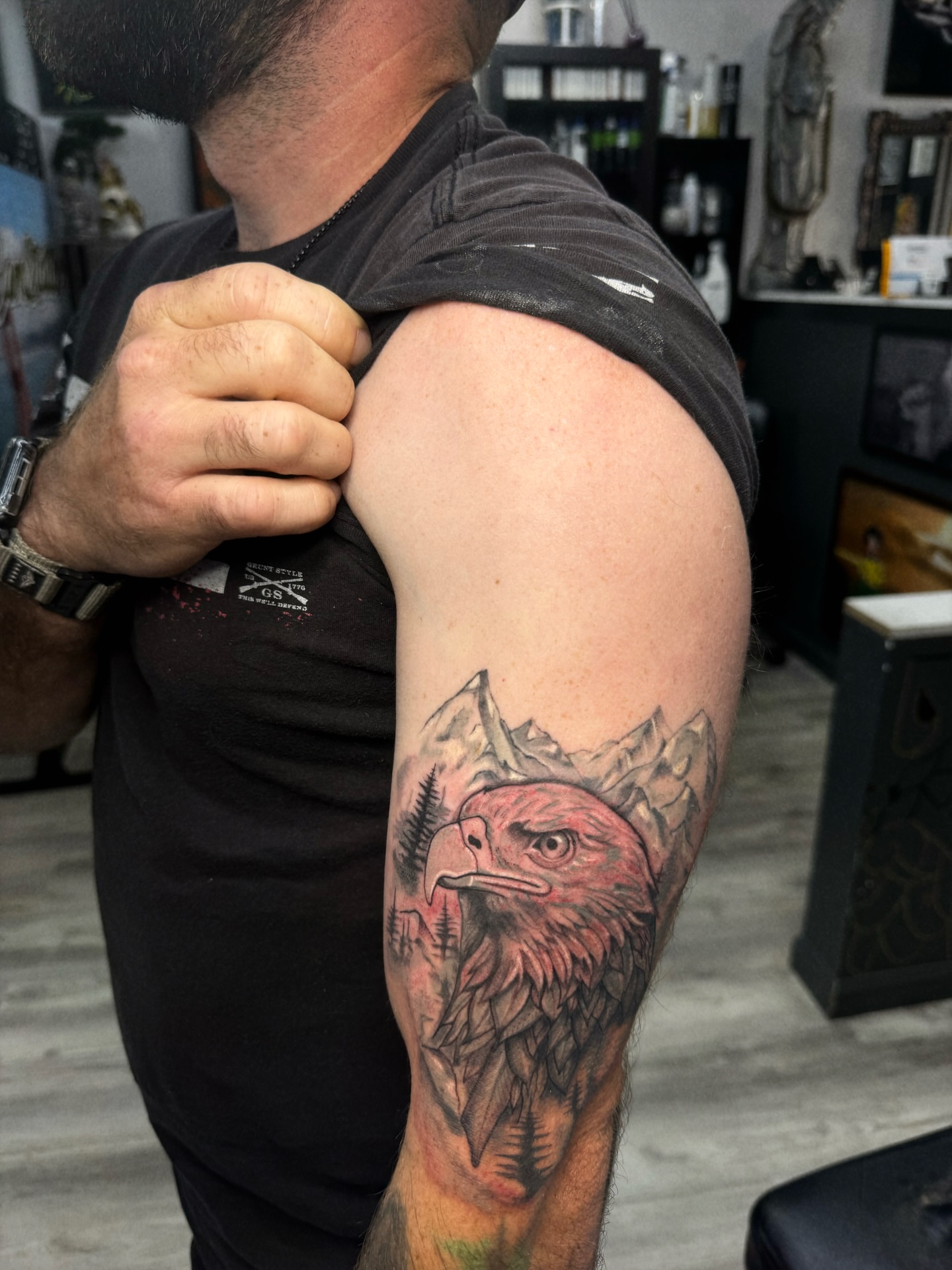 Eagle realism tattoo on the forearm by 🕸️EC🥷🏼🌁🇲🇽🕸️