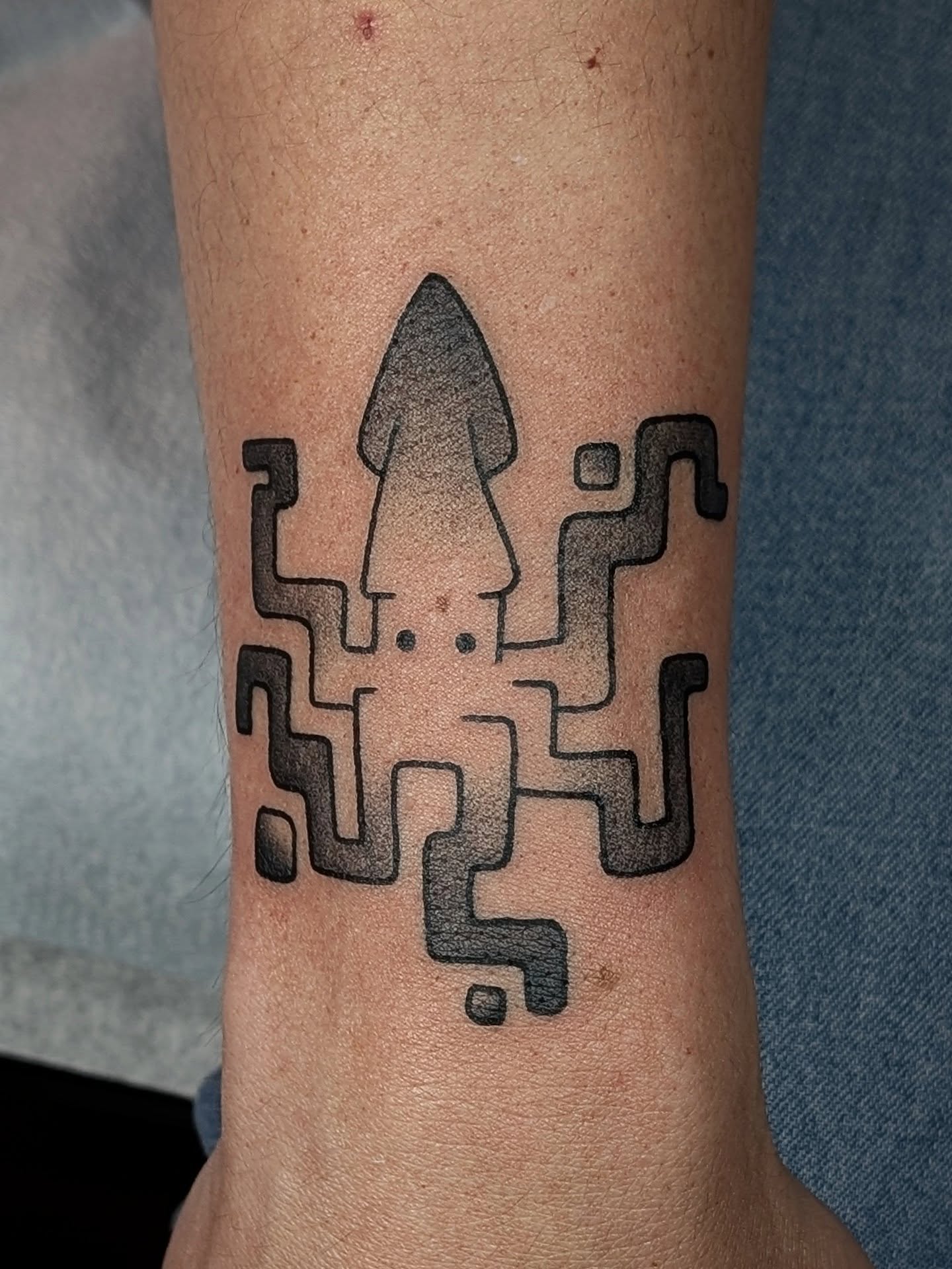 Geometric pattern geometric tattoo on the forearm by ᴇʟɪsᴇ