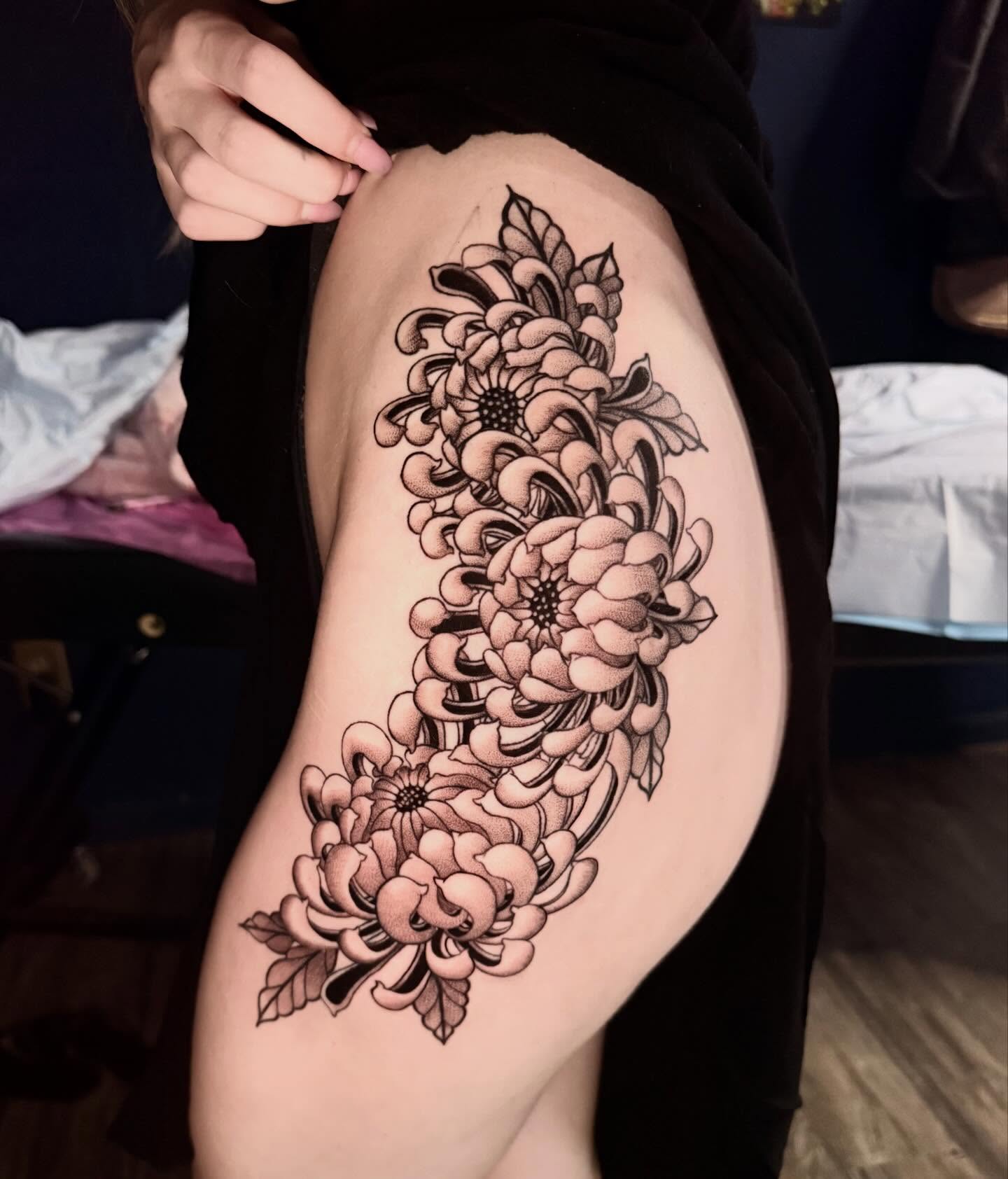 Tattoo by @miachristattoo — black_and_grey