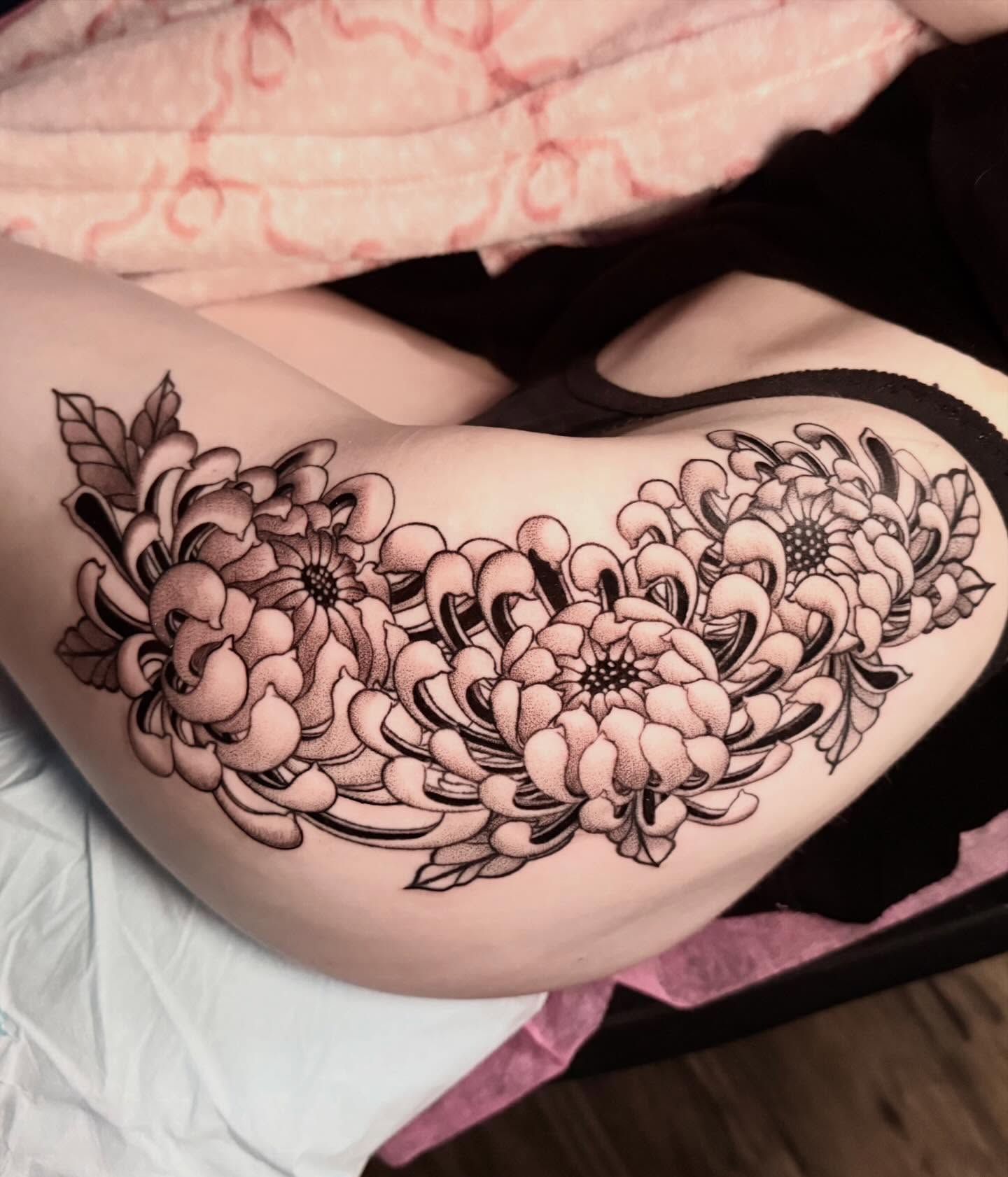 Tattoo by @miachristattoo — black_and_grey