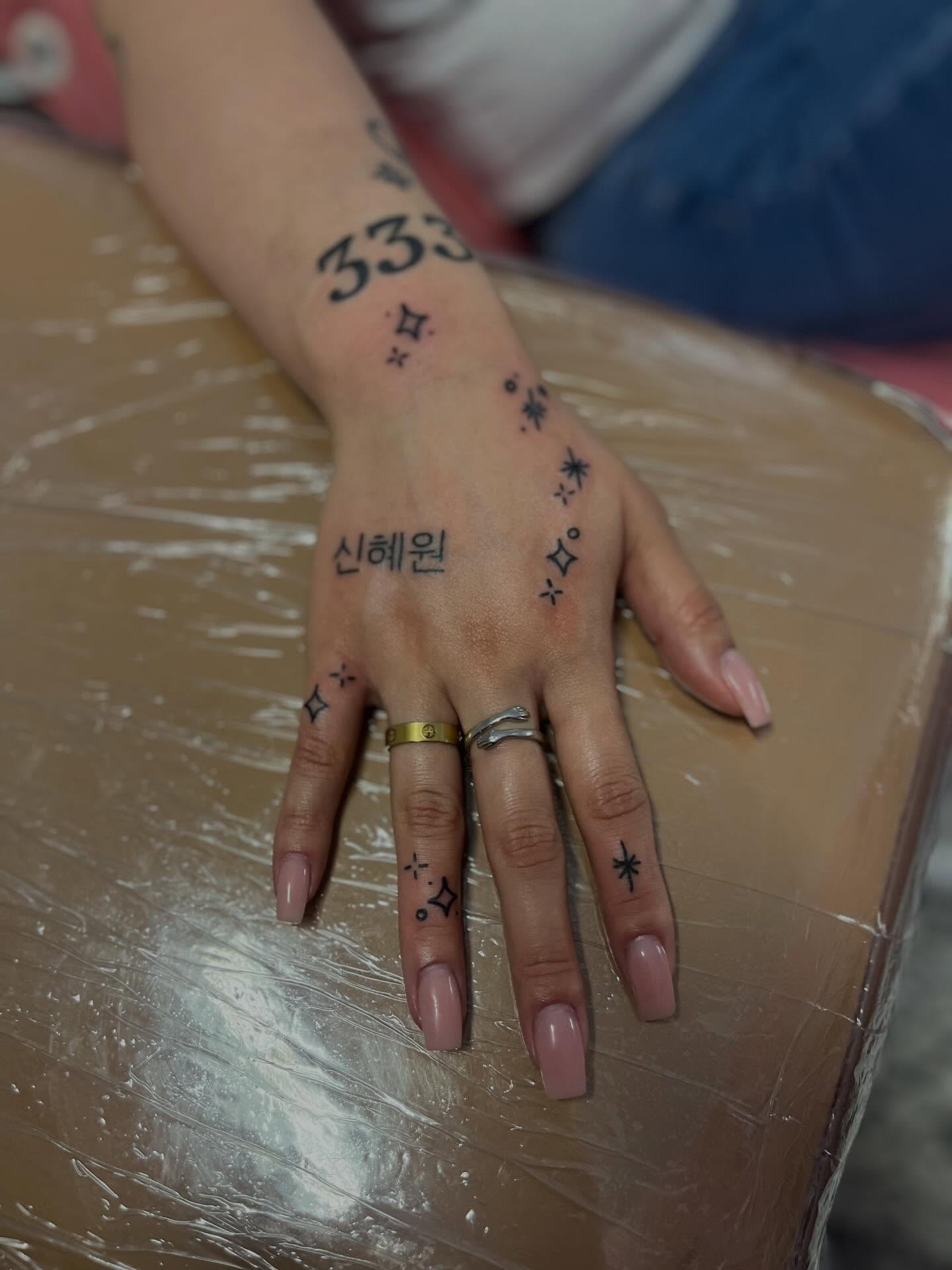Tattoo by @elizabethzerena — dotwork
