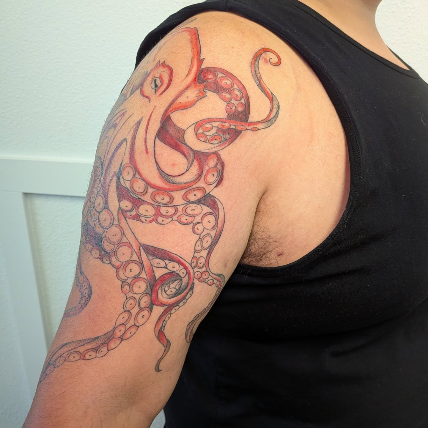 Tattoo by @fernewt — dotwork, realism
