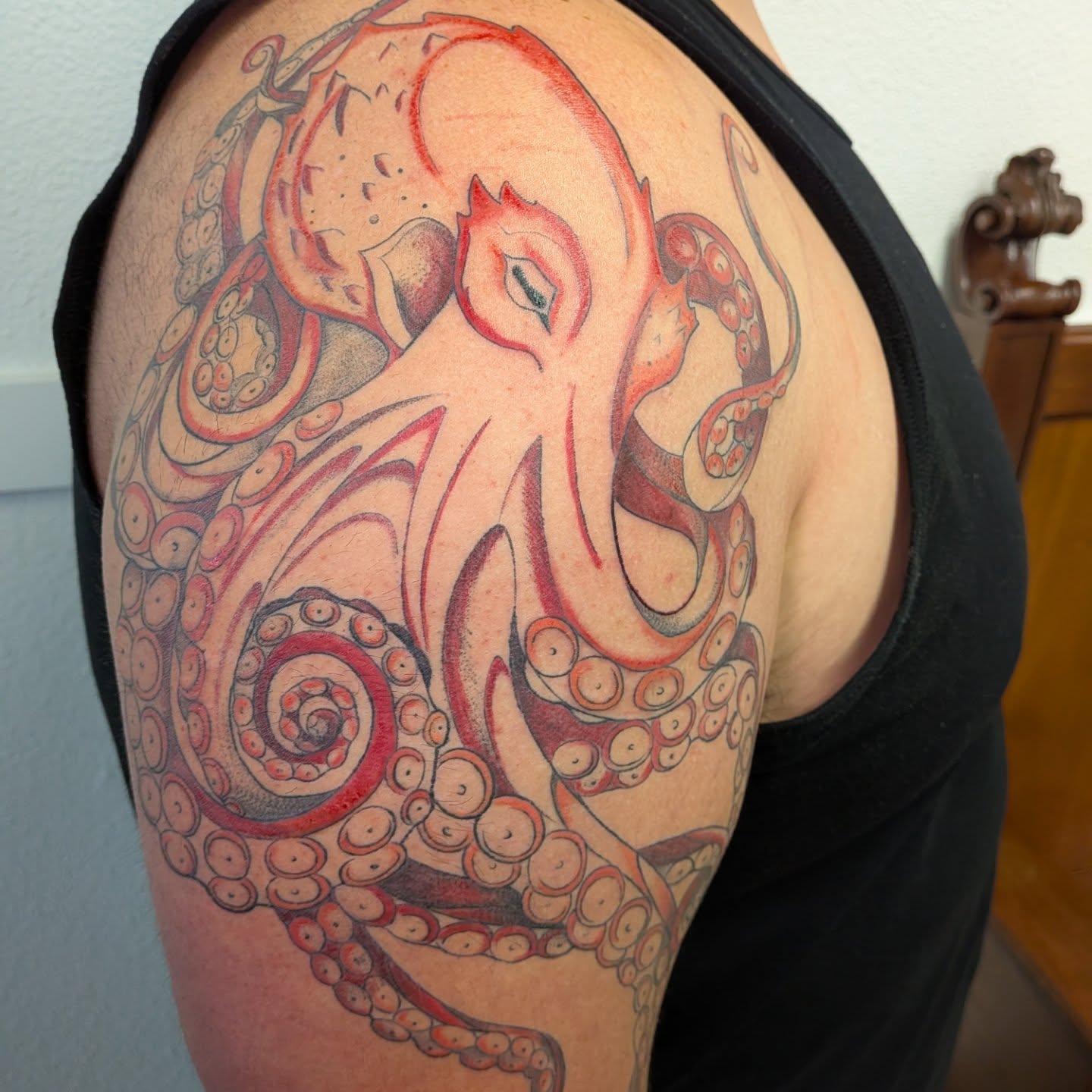 Tattoo by @fernewt — dotwork, realism