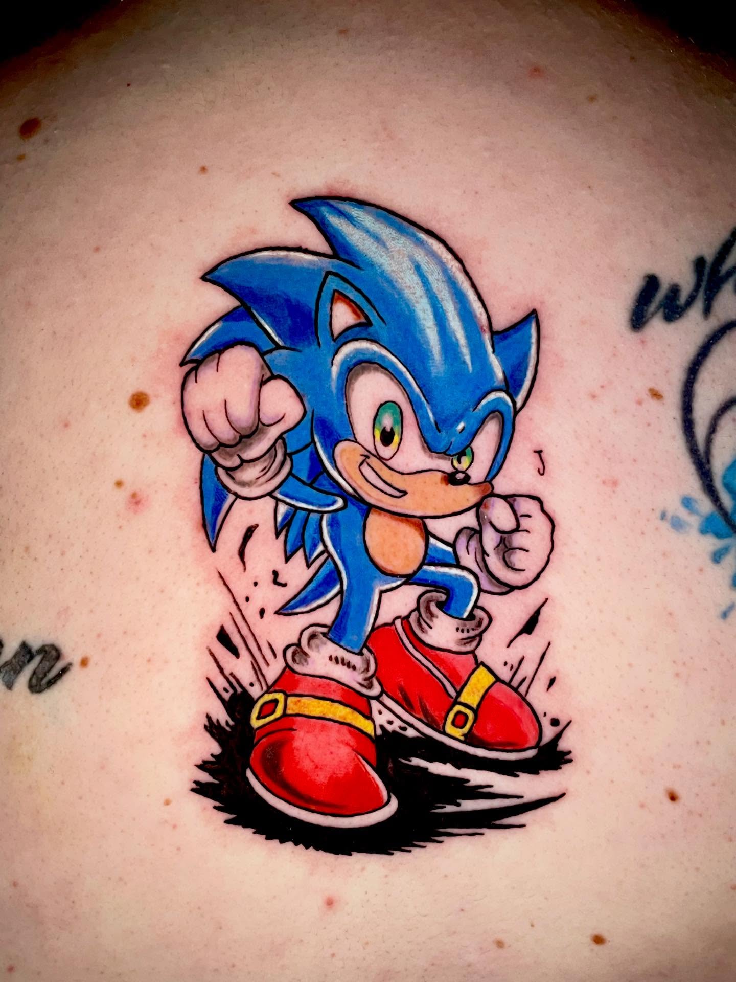 Sonic the Hedgehog new school tattoo on the back by ๐ท๐ซKevan๐๐ท