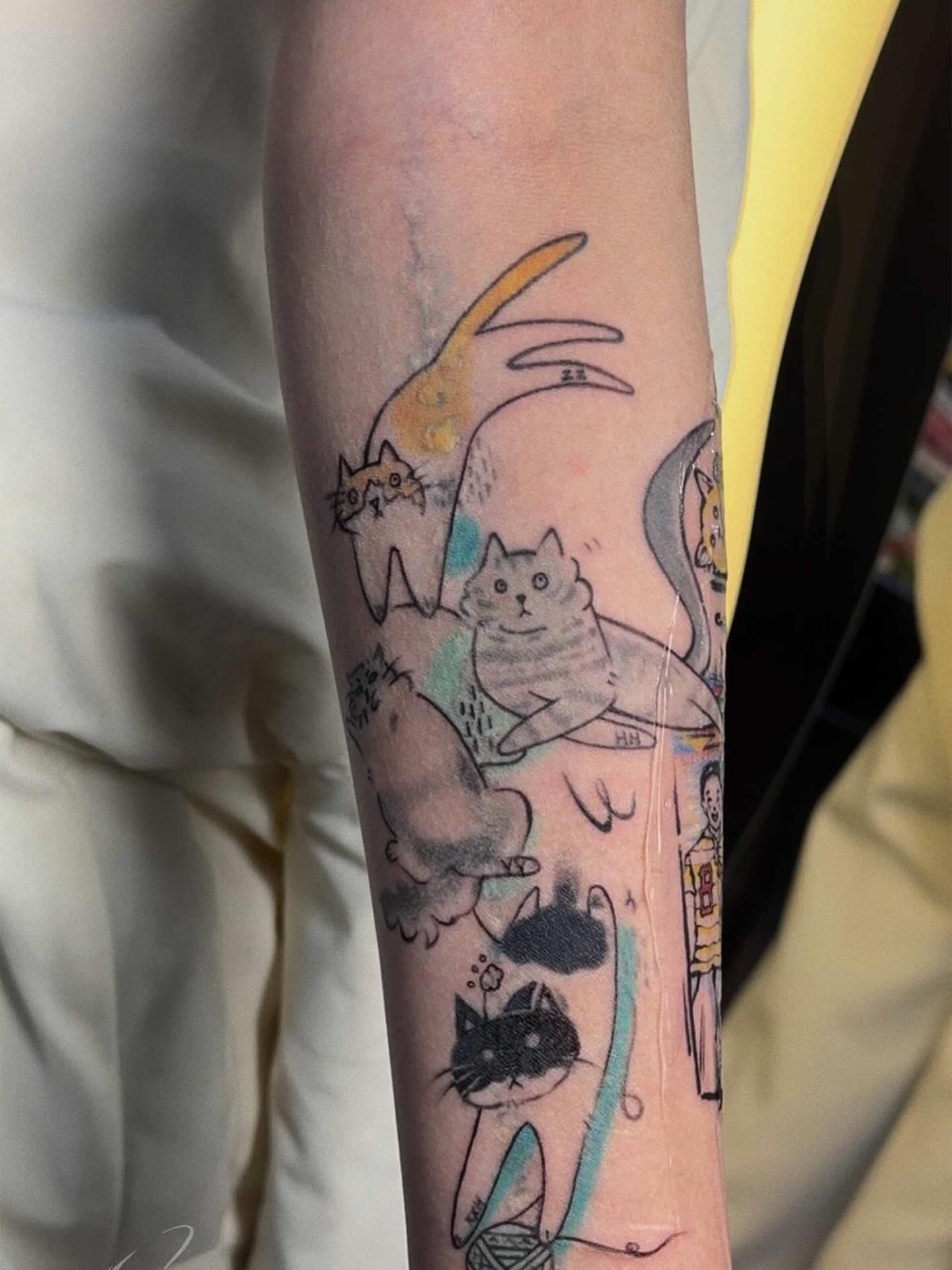 Tattoo by @90tattoo_ — dotwork, watercolor