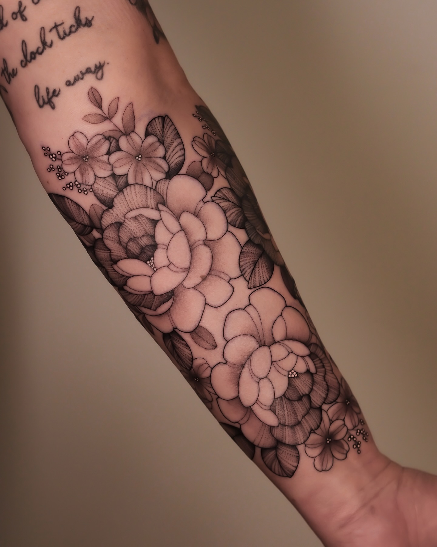 Tattoo by @jennaleeshaaktattoo β black_and_grey