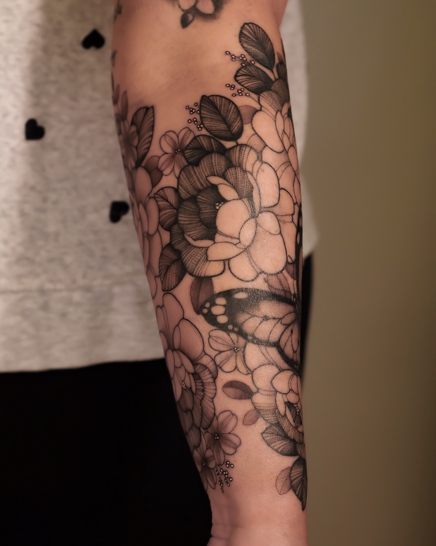 Tattoo by @jennaleeshaaktattoo β black_and_grey