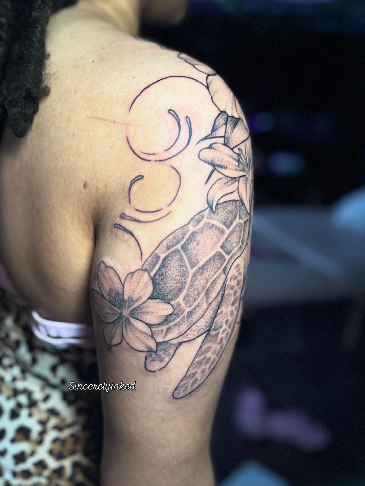 Tattoo by @sincerelyinked — black_and_grey