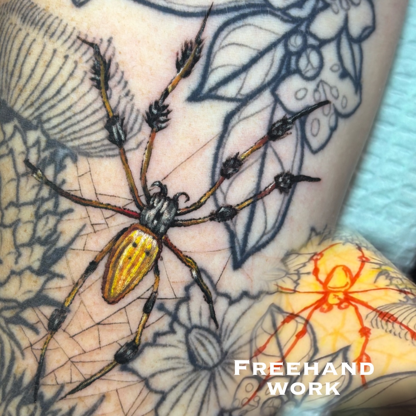 Spider realism tattoo on the forearm by 𝕮𝖍𝖊𝖞𝖊𝖓𝖓𝖊