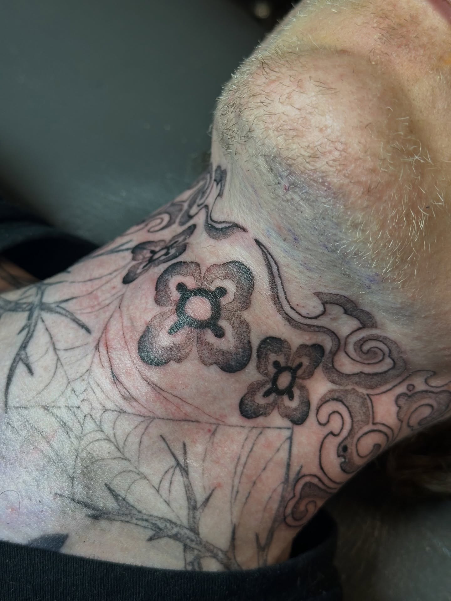 Floral design black and grey tattoo on the shoulder by kennedy :) π±πΏ