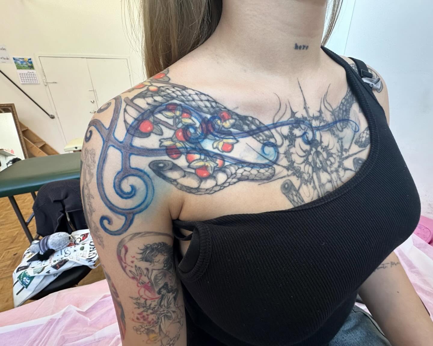 Tattoo by @7bugin7thdimension — new_school, ornamental