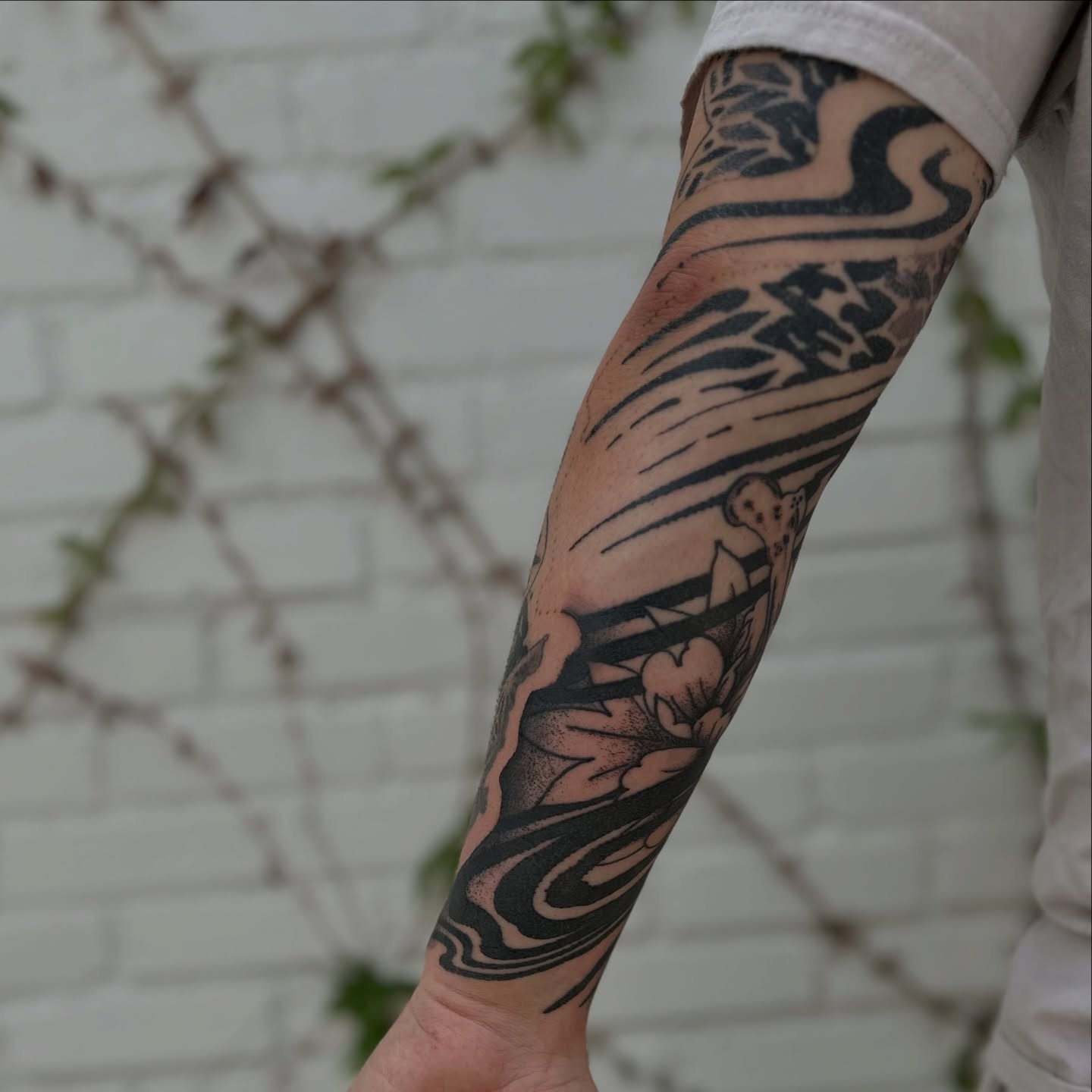 Tattoo by @esauuce — black_and_grey