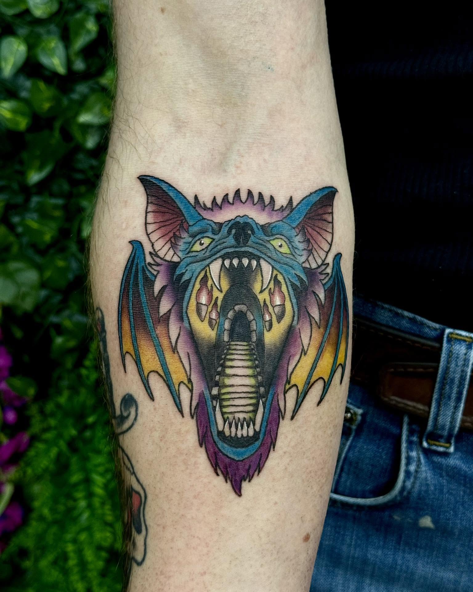 Wolf American traditional tattoo on the forearm by Sabrina