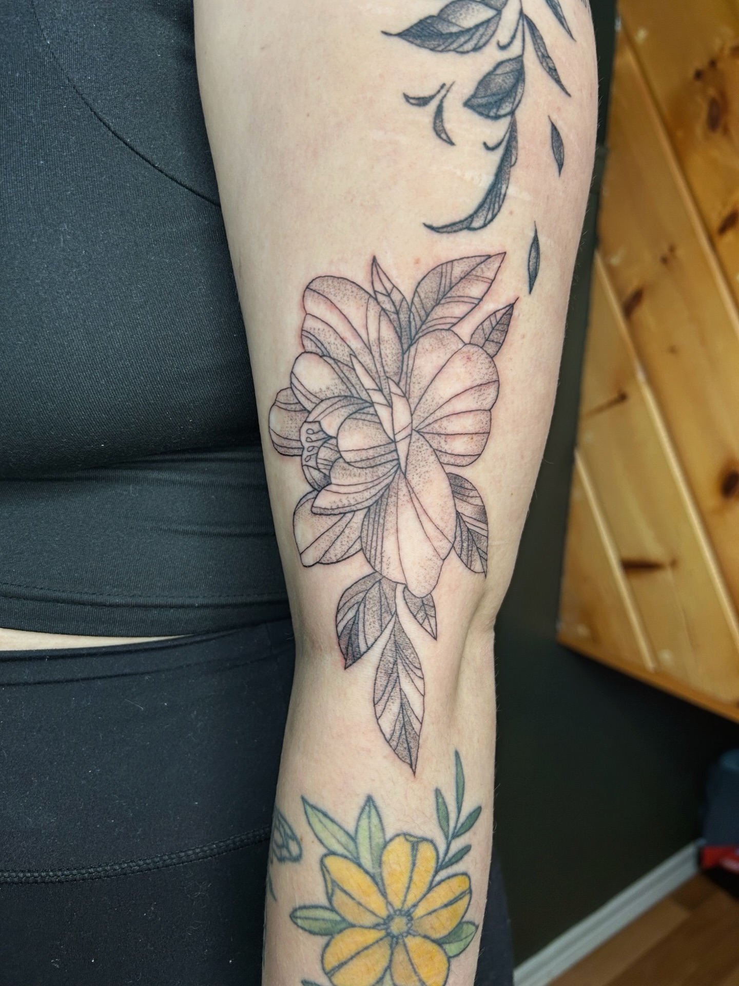Tattoo by @sumtimesipaint — dotwork